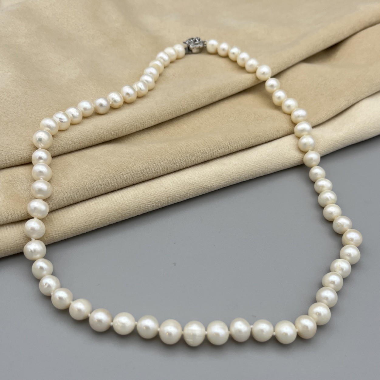Real Cultured Pearl Necklace 46cm Knotted Silver Tone Floral Clasp