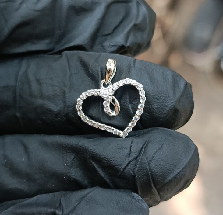 2 Ct Round Cut Simulated Diamond Women’s Heart Pendant In 14K White Gold Plated