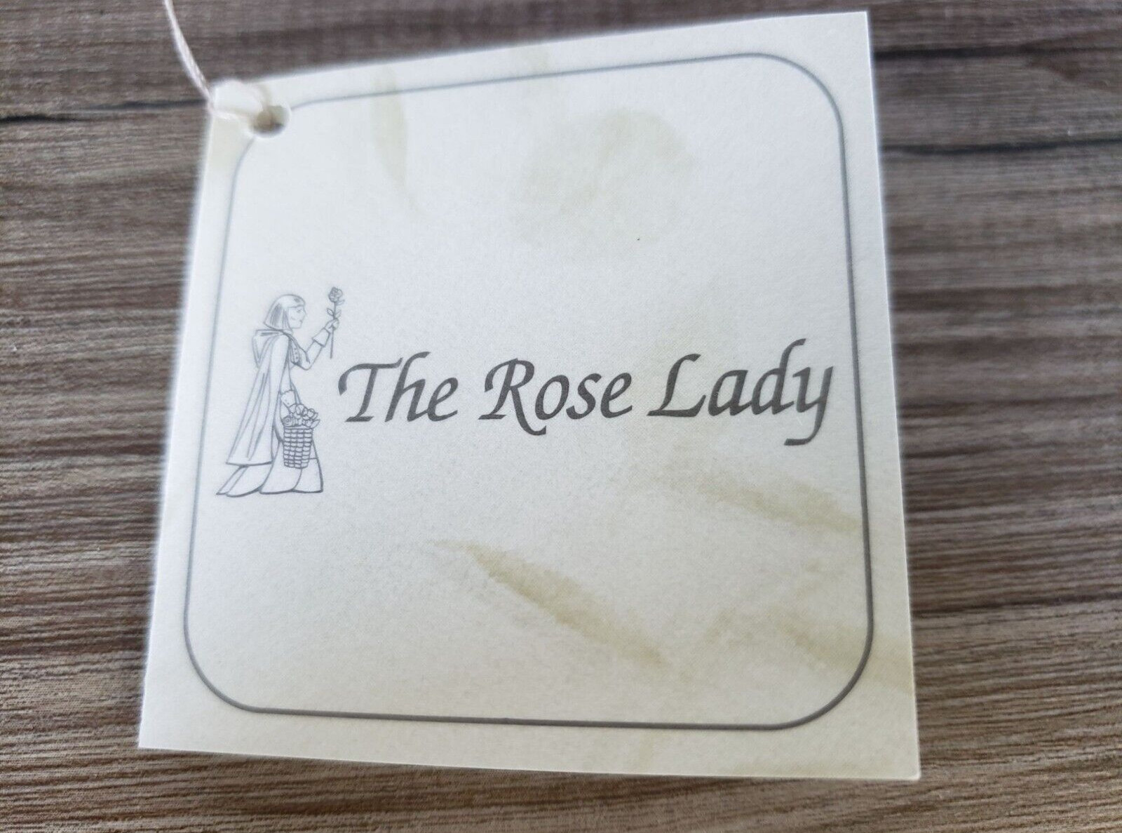 THE ROSE LADY HEART NECKLACE WITH A ROSE PETAL GOLD TONE CHAIN & TRIM NEW