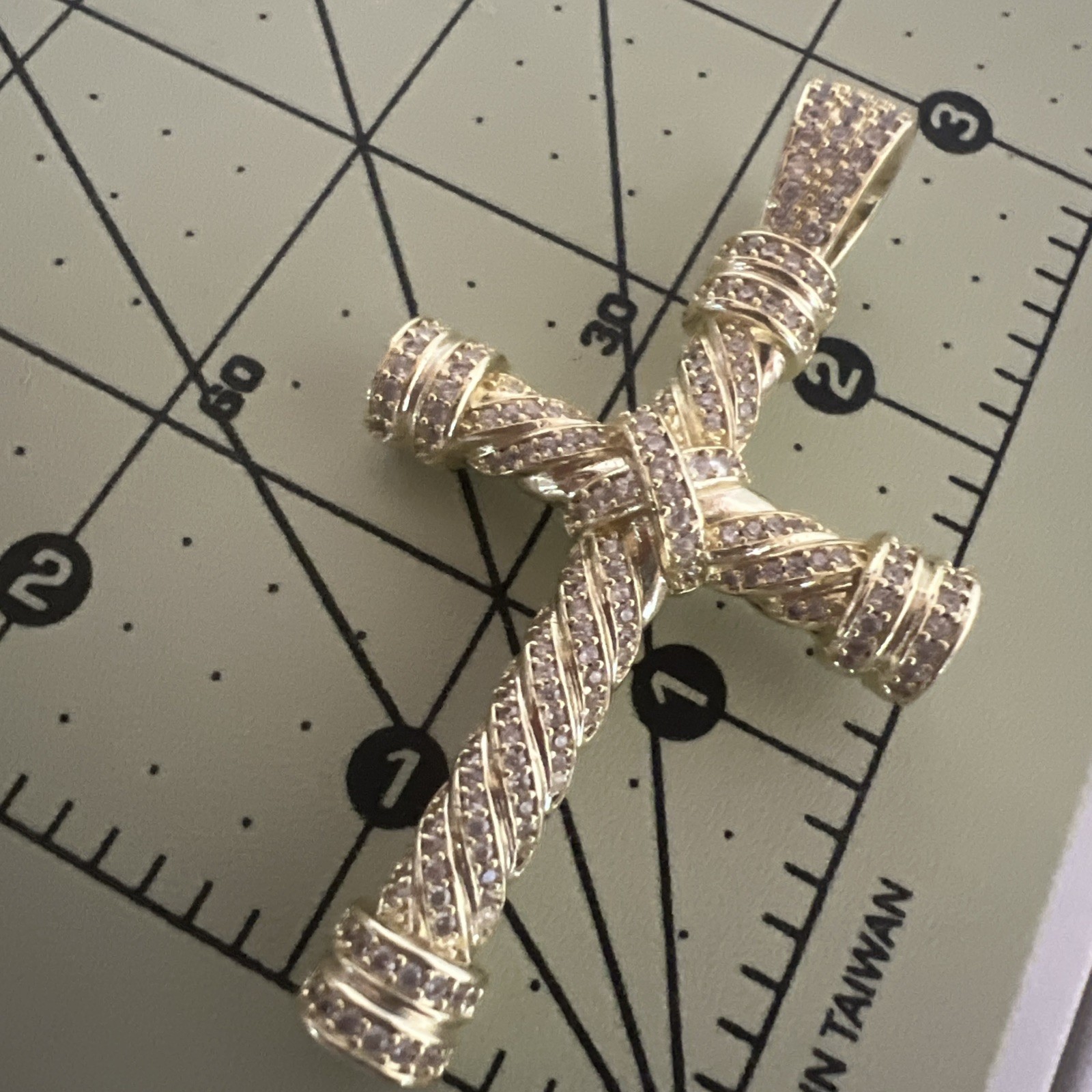 18k -28grams CZ Stones Gold Cross By GLD. W/O Chain. Large Cross Only 2.5×1.5”