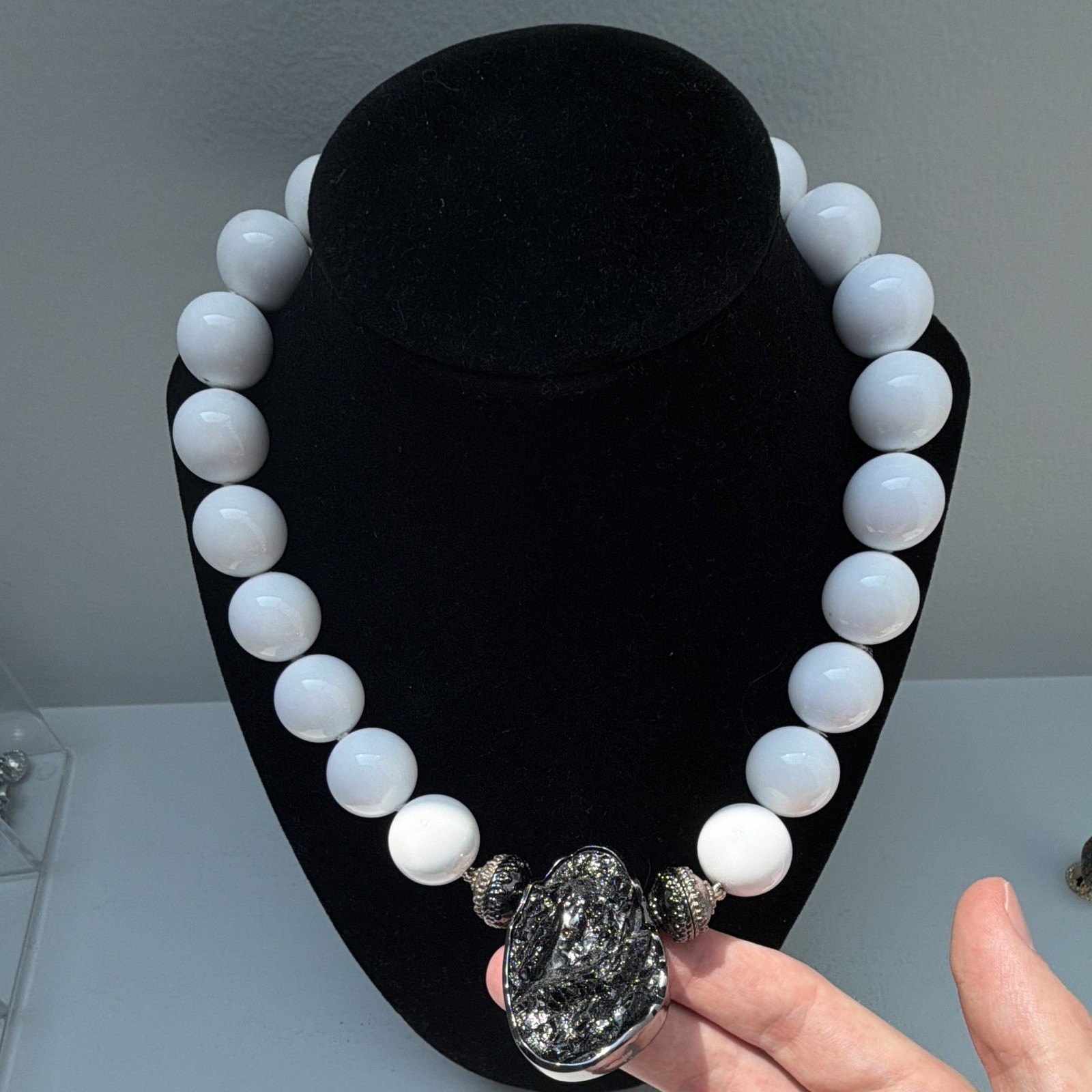 clara williams Silver Black gemstone centerpiece with Artisan Center