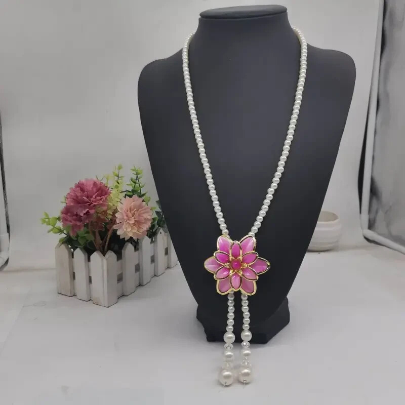 Necklace Pearl Beaded with Large Polished Glass Flower Shape Pendant