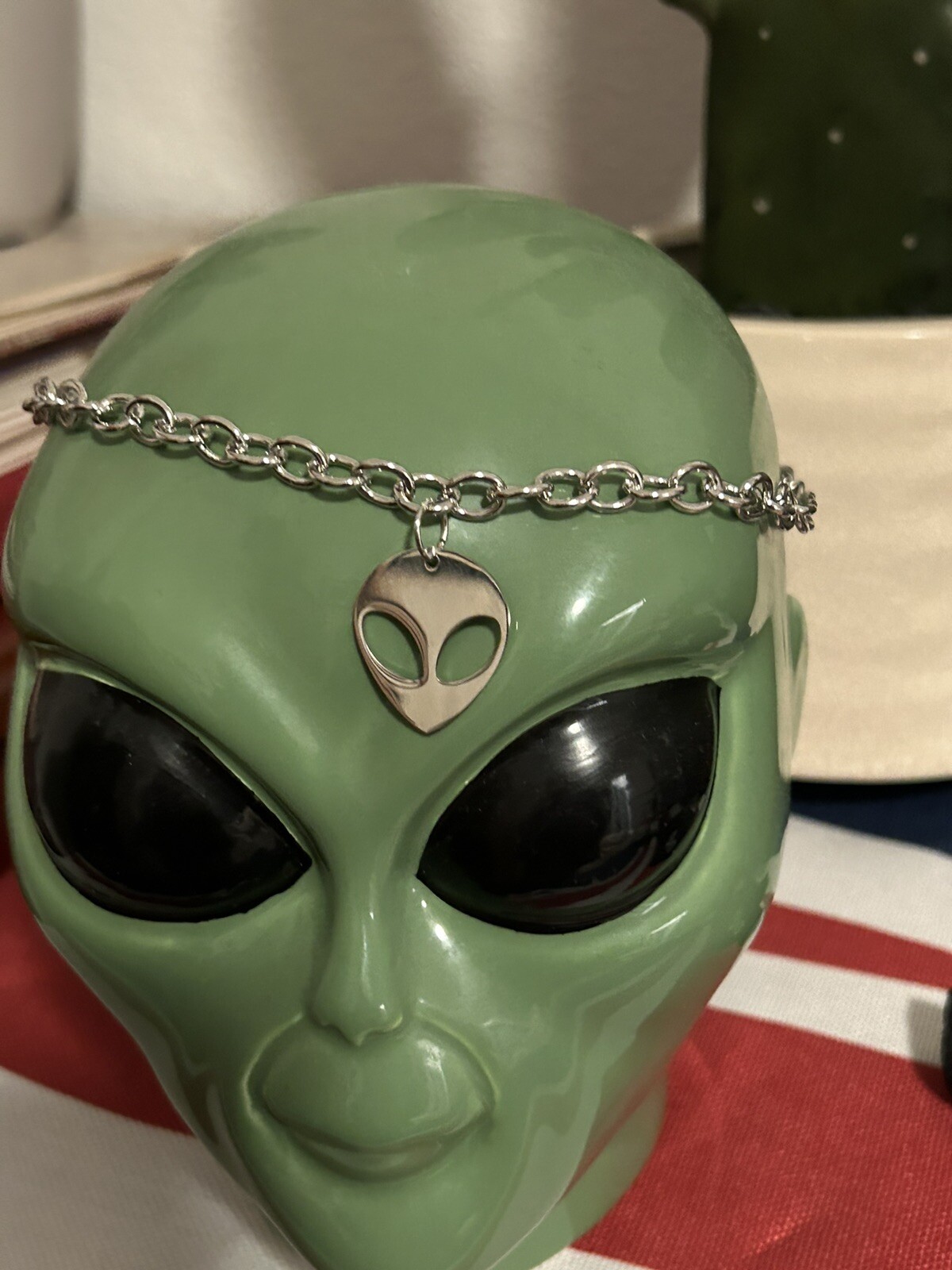 Aurora Jewelry Thick 18” Alloy Chain with Stainless Steel Alien Pendant