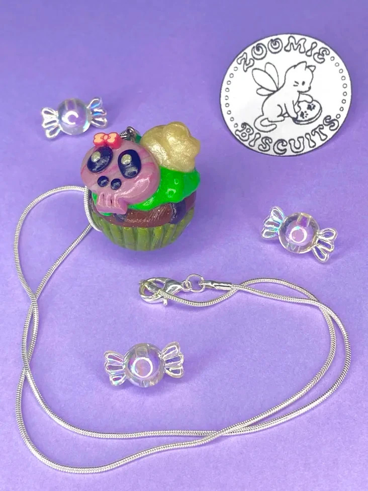 Y2K emo scene skull cupcake necklace handmade (polymer clay) retro and unique
