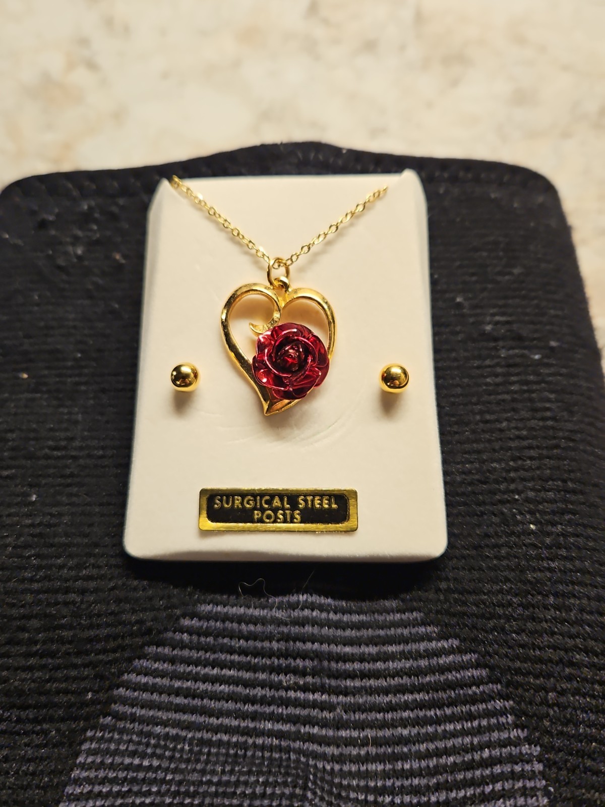Beautiful 16″ Imitation Gold Necklace Heart Rose w/Post Earrings in Gift Box