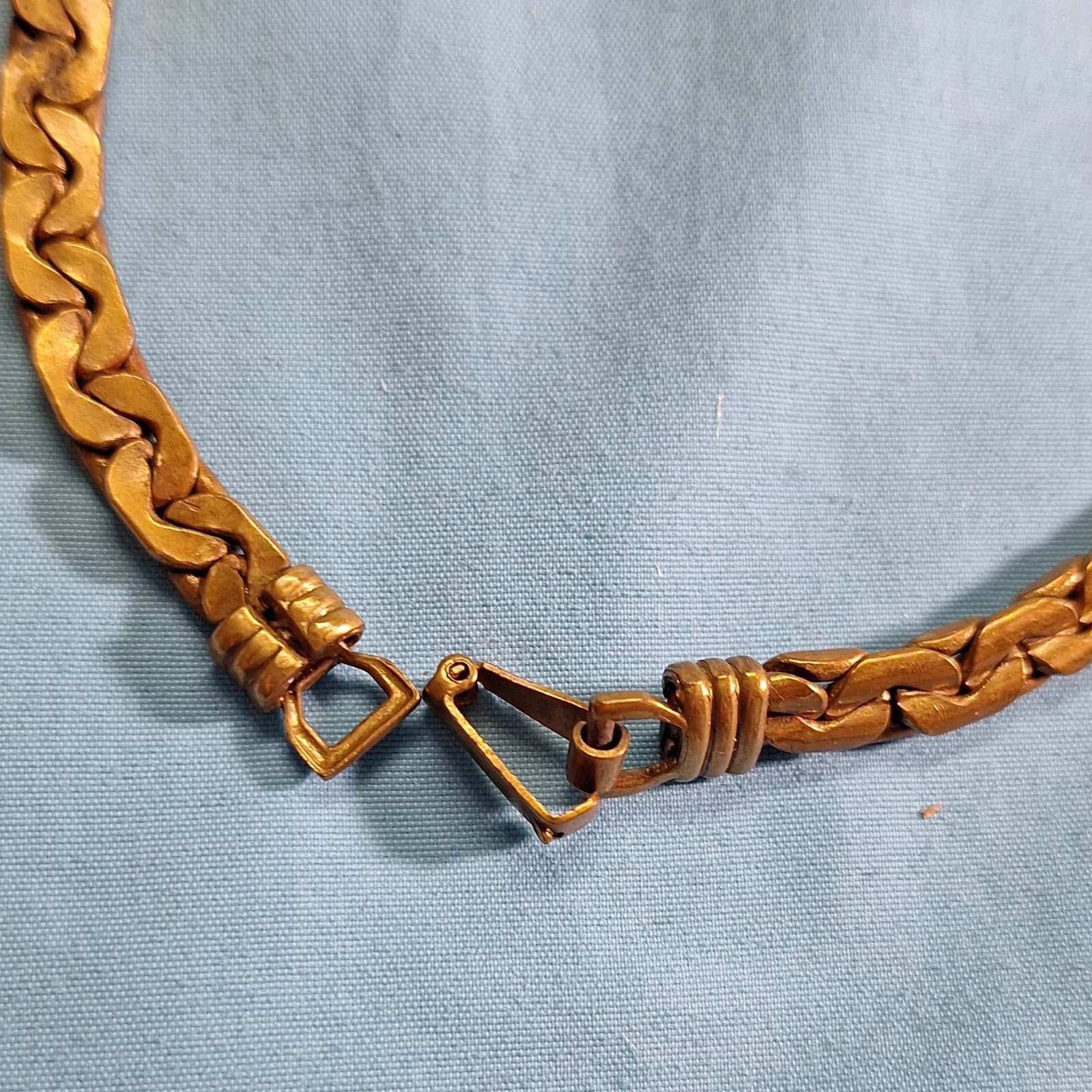 Gold Tone Chain Necklace Unique Clasp Chain Style No Stone Undated Era
