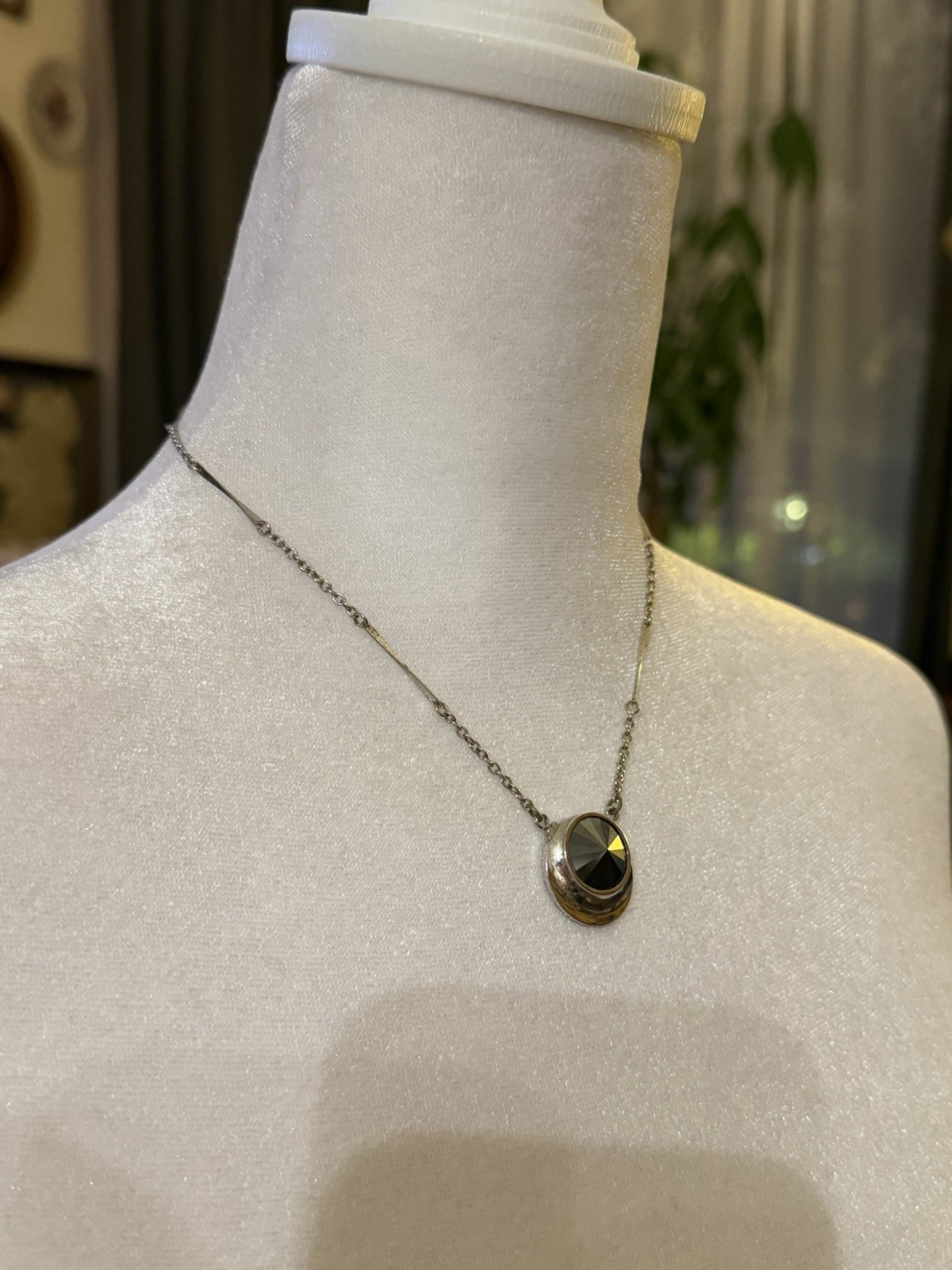 Vintage Sarah Coventry Silver Metal Chain Necklace Round Black Bezel Pendant