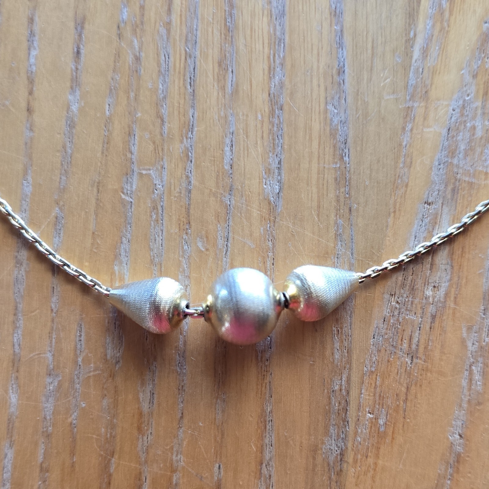 Gold Tone Rope Chain Necklace White Round Pearl Pendant Spring Ring Clasp