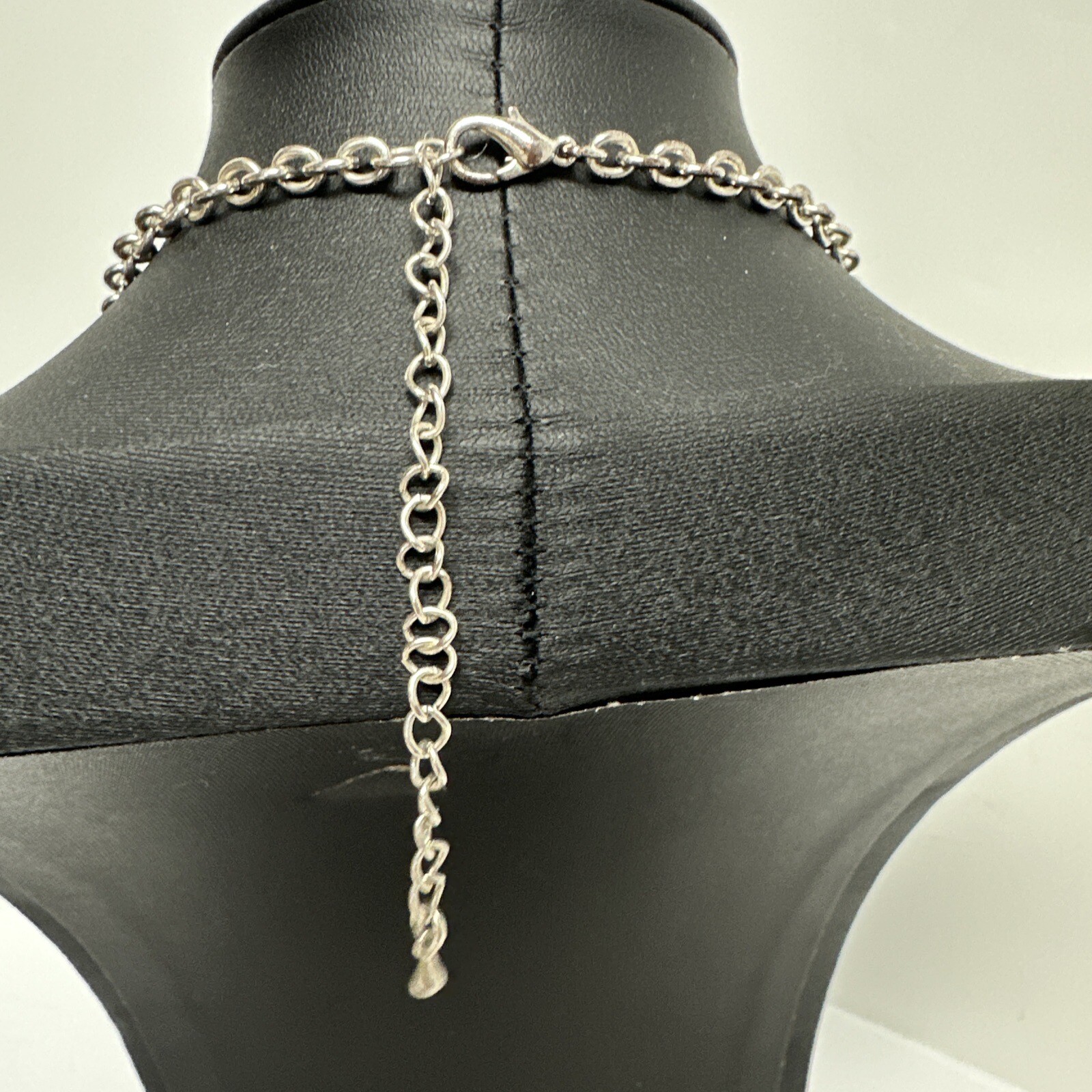 Pre-owned A.N.A. NEW YORK Approach Statement SilverTone Necklace Chunky Bib