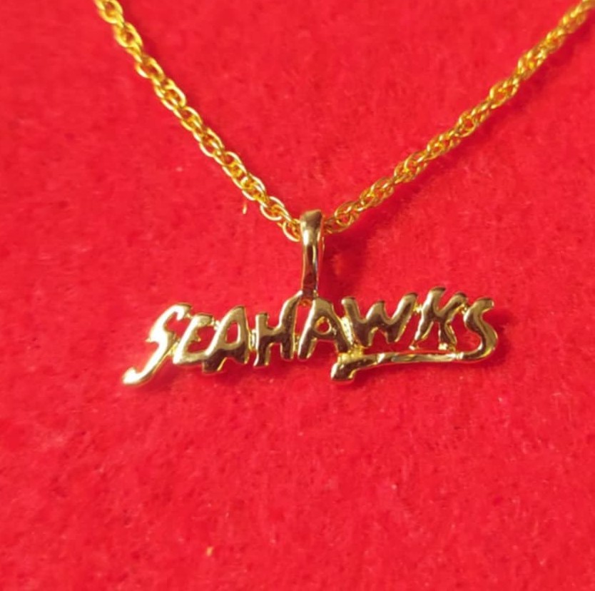 SEATTLE SEAHAWKS SPORTS TEAM 14KT GOLD PLATED CHARM WITH 20″ ROPE CHAIN
