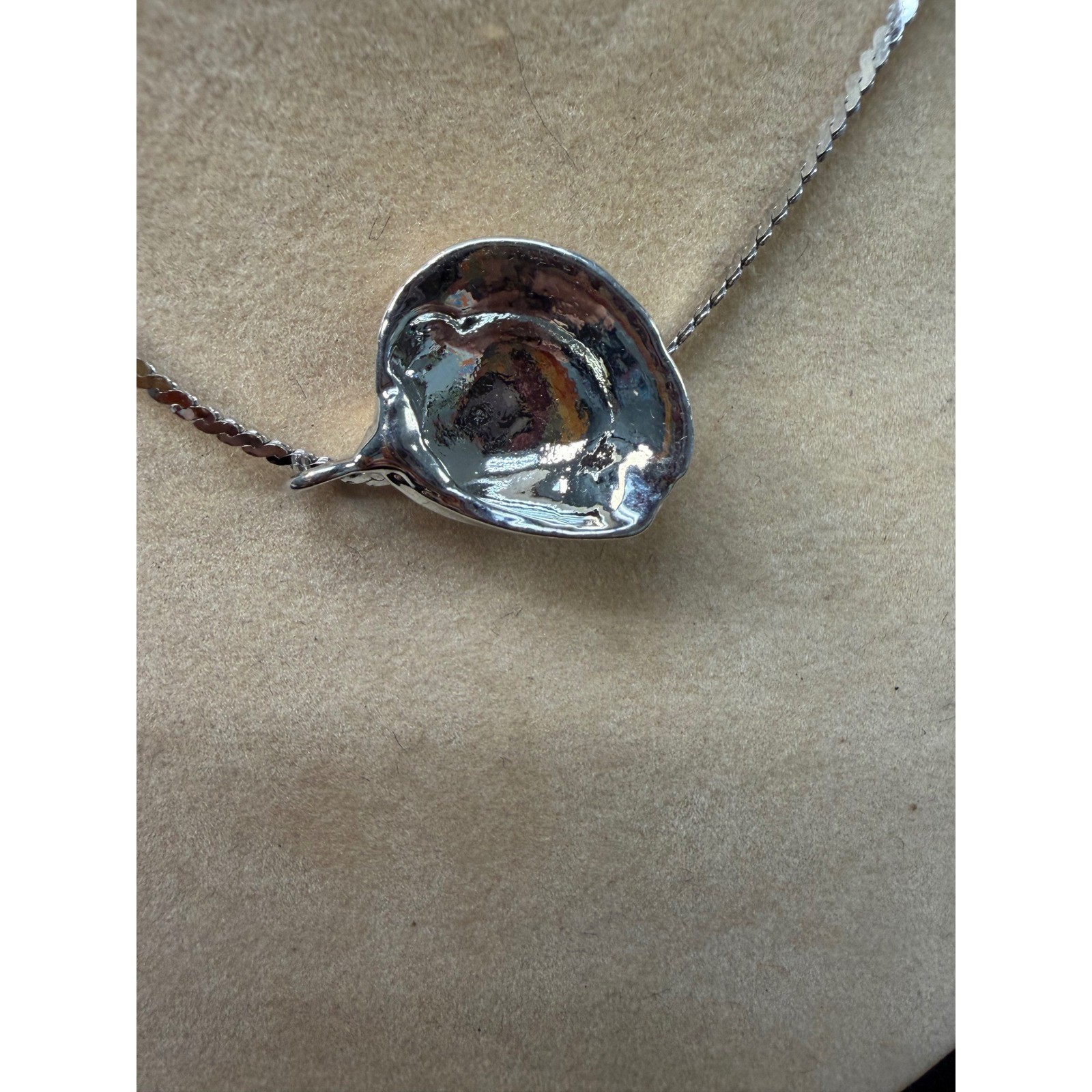 Silver Tone Seashell Pendant Necklace 18 Inch Chain Coastal Beach Jewelry