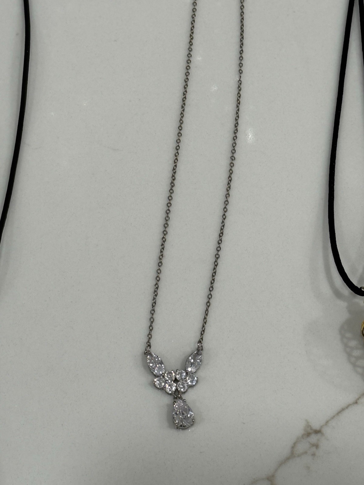 Assorted Men’s Women’s Unisex Fashion Necklaces Lot Of 4