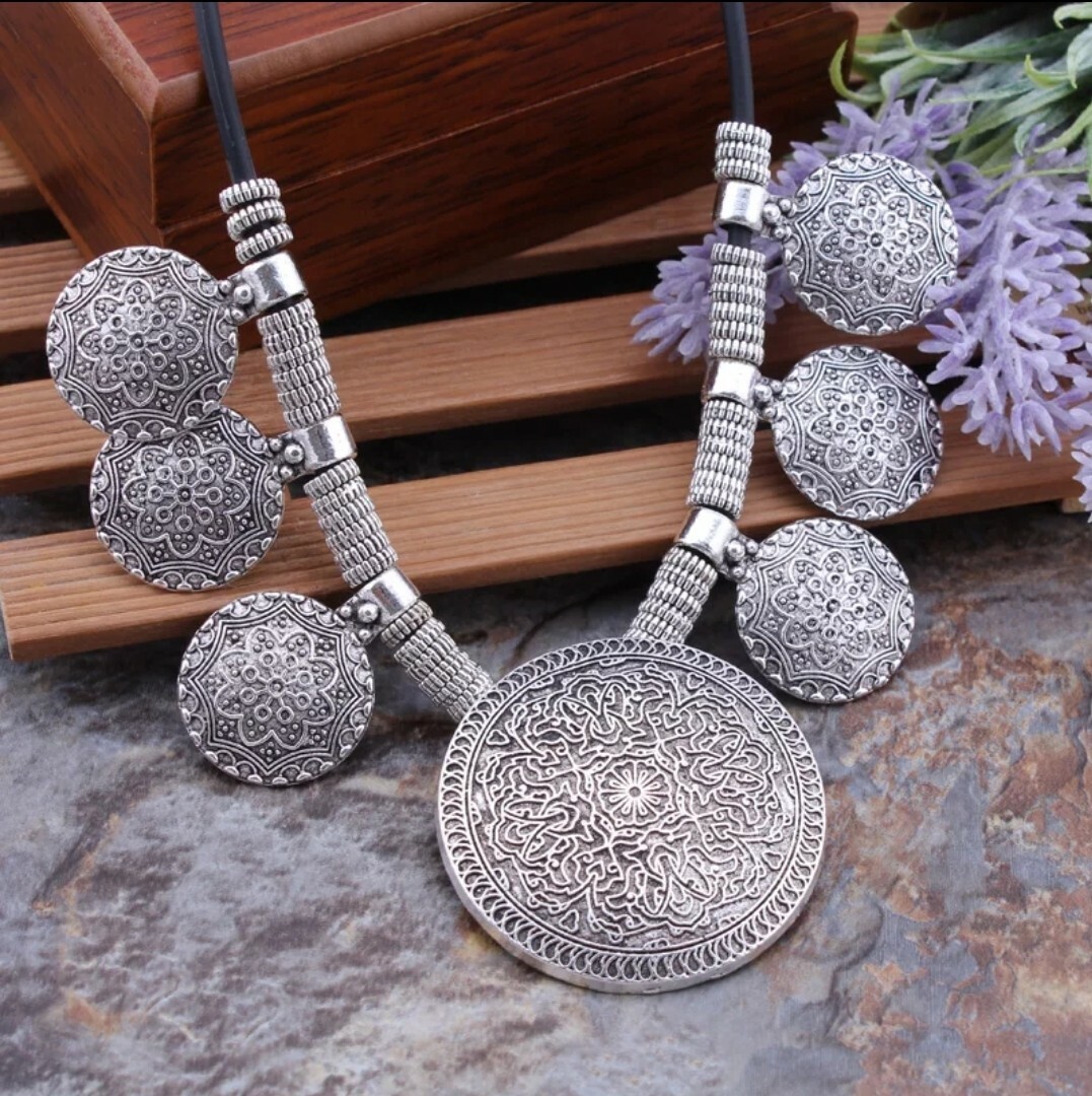 Womens Jewelry Vintage Tibetan Silver Color Necklace Coin Flower Pendants 88-3