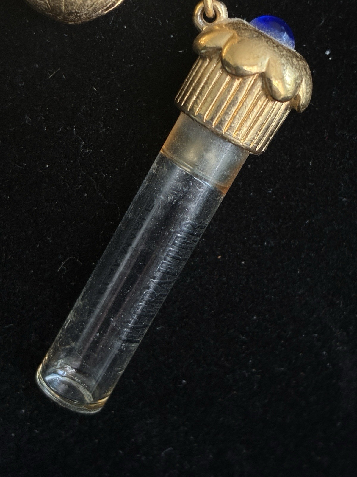 Avon 1990 Flacon Everafter Perfume Bottle Pendant And Blue Stone 30” Chain