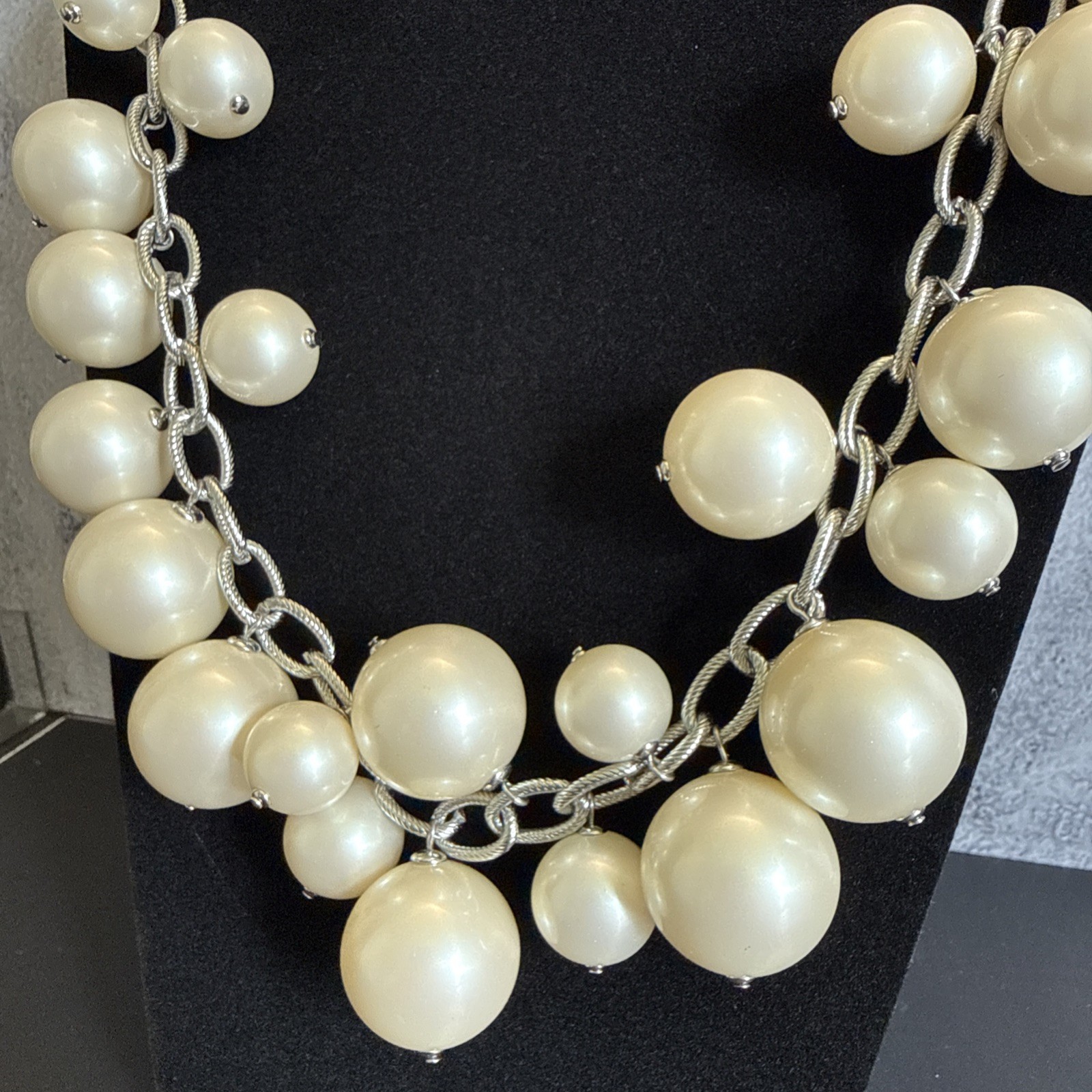 Talbots Chunky Faux Pearl Statement Necklace Silver Tone Cluster Bubble Toggle