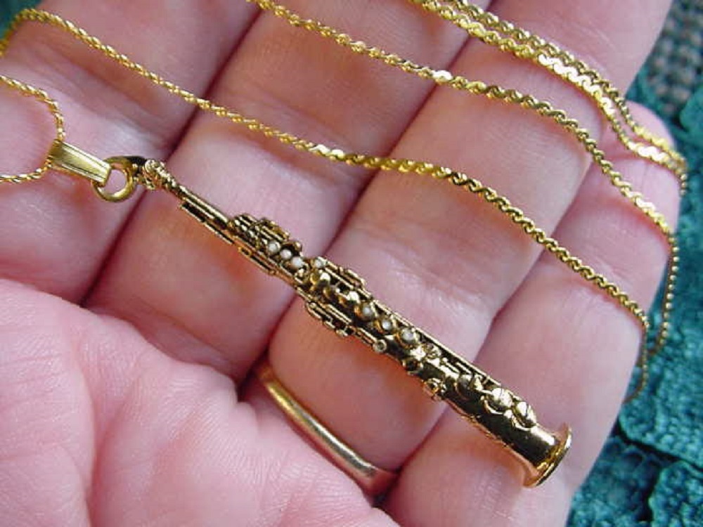 (M-201-C) Gold SOPRANO Sax Saxophone pendant necklace JEWELRY saxophones music