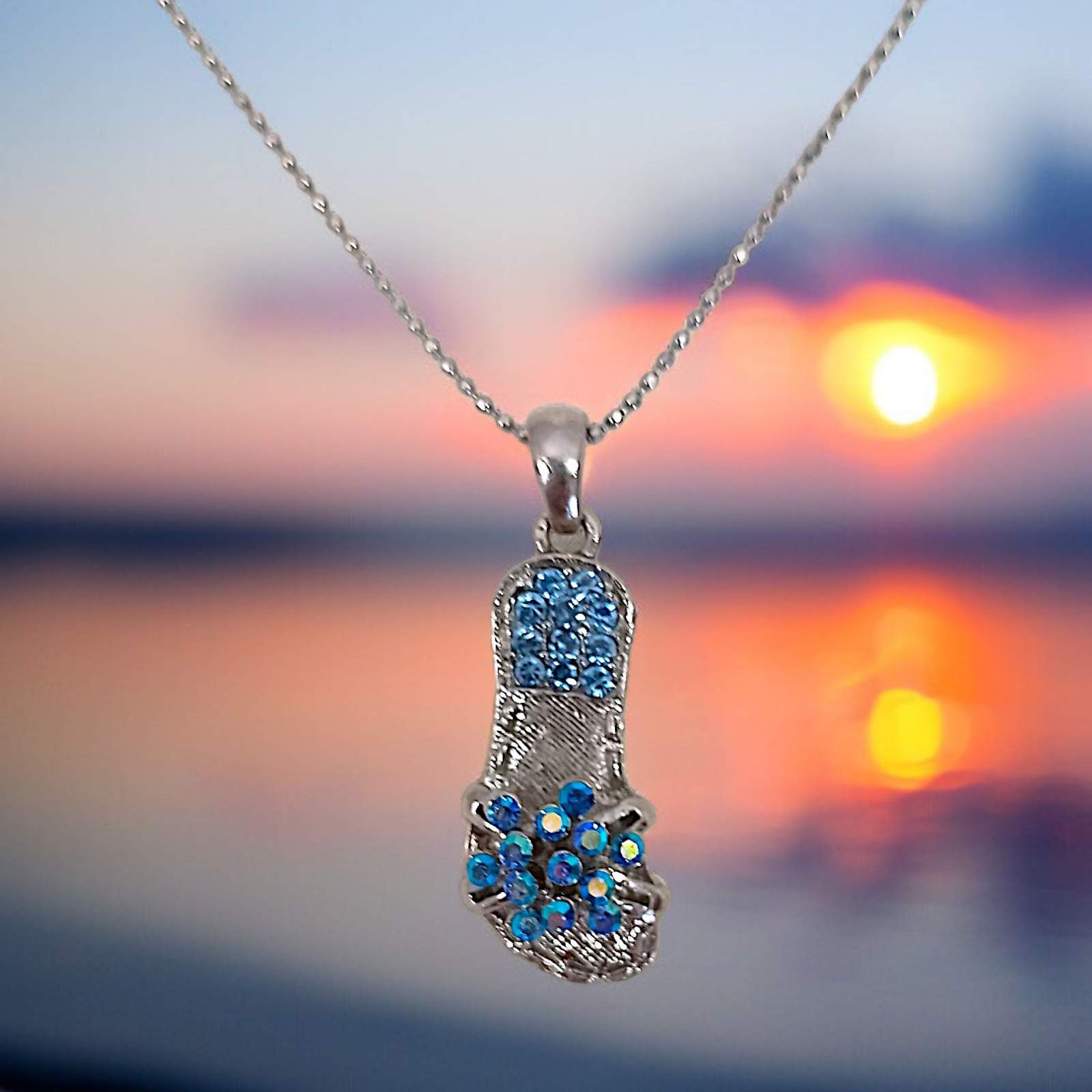 Vtg Blue Rhinestone Flip Flop Pendant Necklace Beach Coastal Y2K Silver Tone