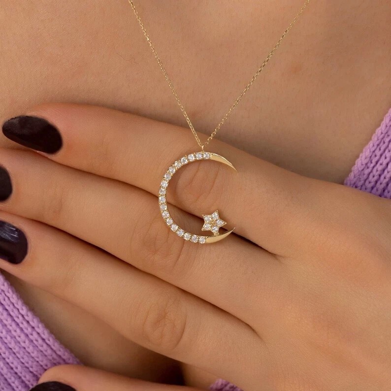 Round Cut Simulated Diamond Beautiful Pendant With Chain 14k Yellow Gold Plated