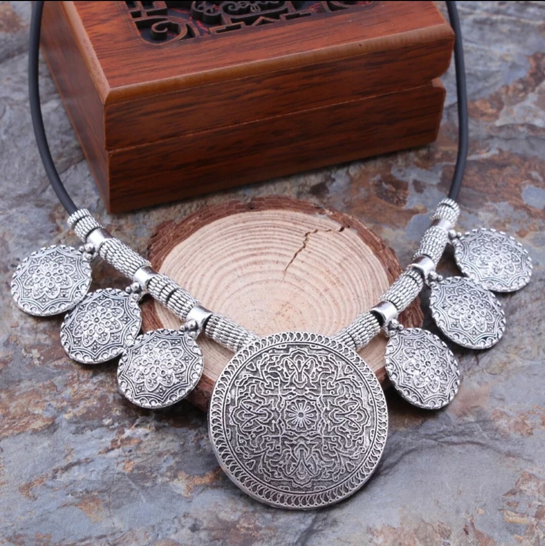 Womens Jewelry Vintage Tibetan Silver Color Necklace Coin Flower Pendants 88-3