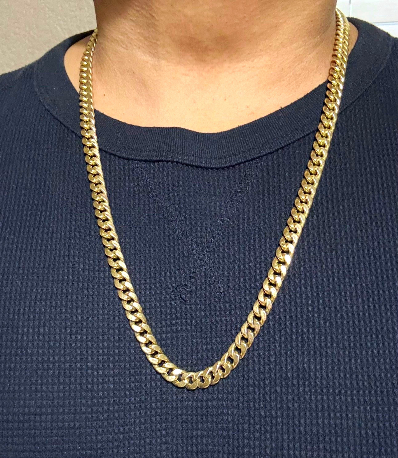 Gold Tone Metal Curb Link Chain Necklace 26 in 36.8 Gram7.5mm