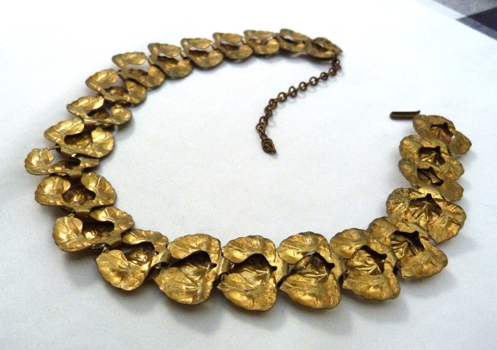 ANTIQUE VINTAGE 1930’s GERMANY LAYERED EMBOSSED LEAVES GOLD VERMEIL NECKLACE