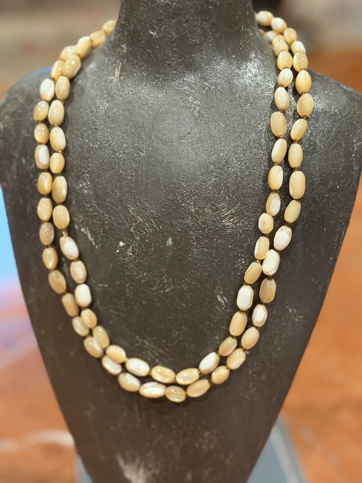 GERMANY VINTAGE 1940S GIVRE GLASS IVORY CREAM SWIRL SEED BEADS 39″ NECKLACE EUC