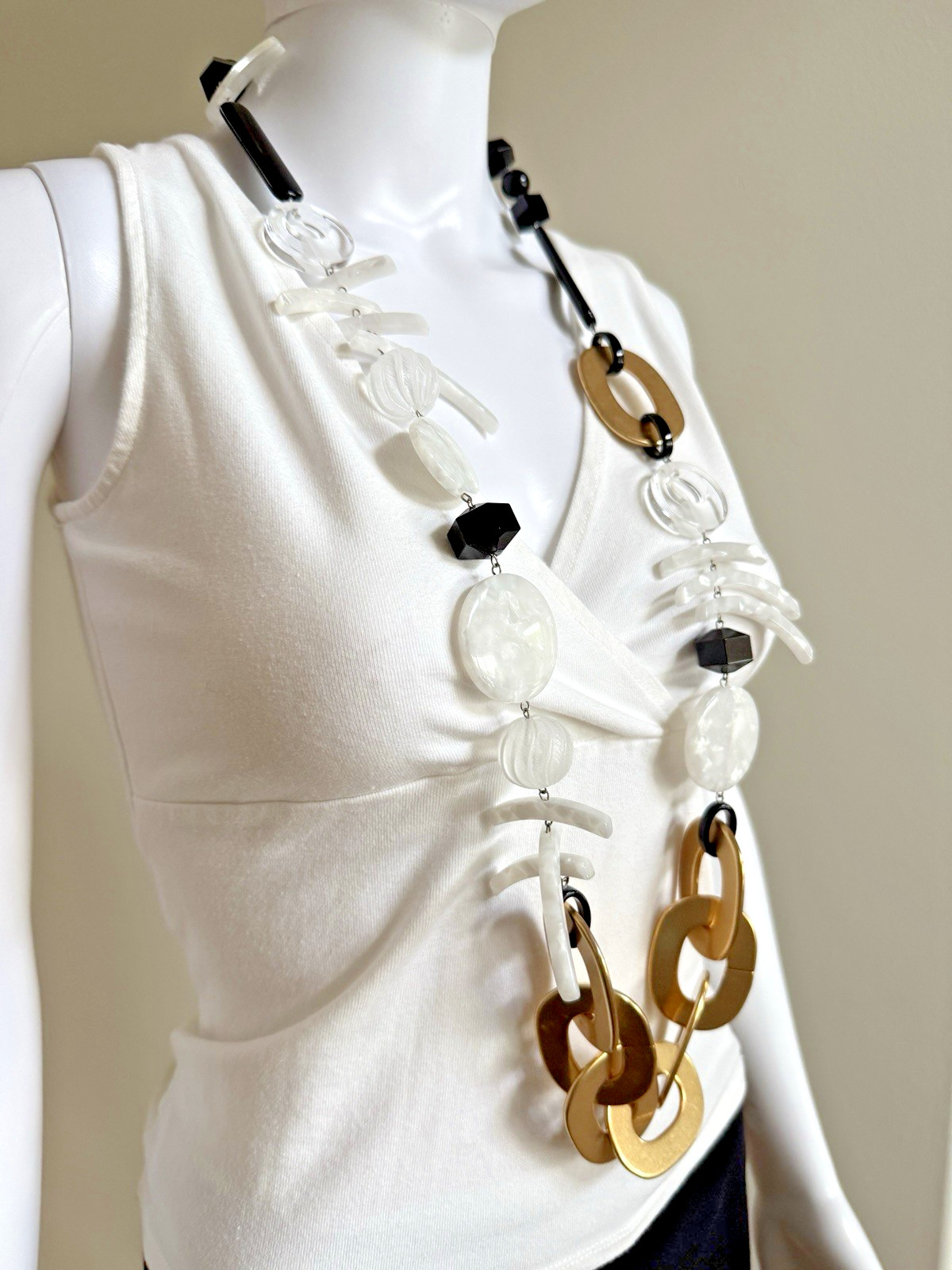 ANGELA CAPUTI Multicolor Long Chain Beaded Resin Necklace
