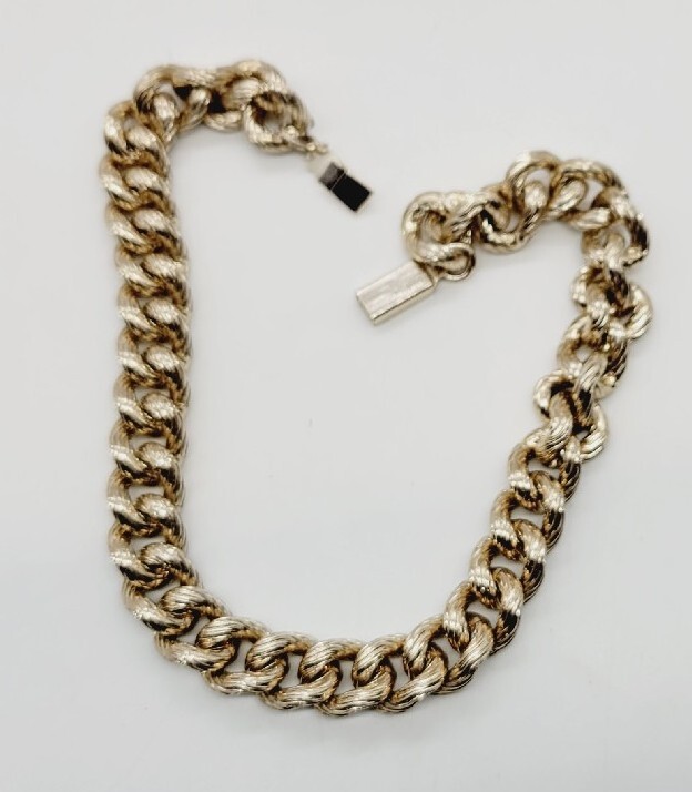 Chunky 80’s Style Pale Gold Tone Chain Link CHOKER Necklace 15 in Signed ENGLAND