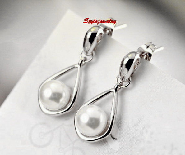White Gold Filled Silver Tone Bridal White Pearl Bridal Teardrop Earring XE128