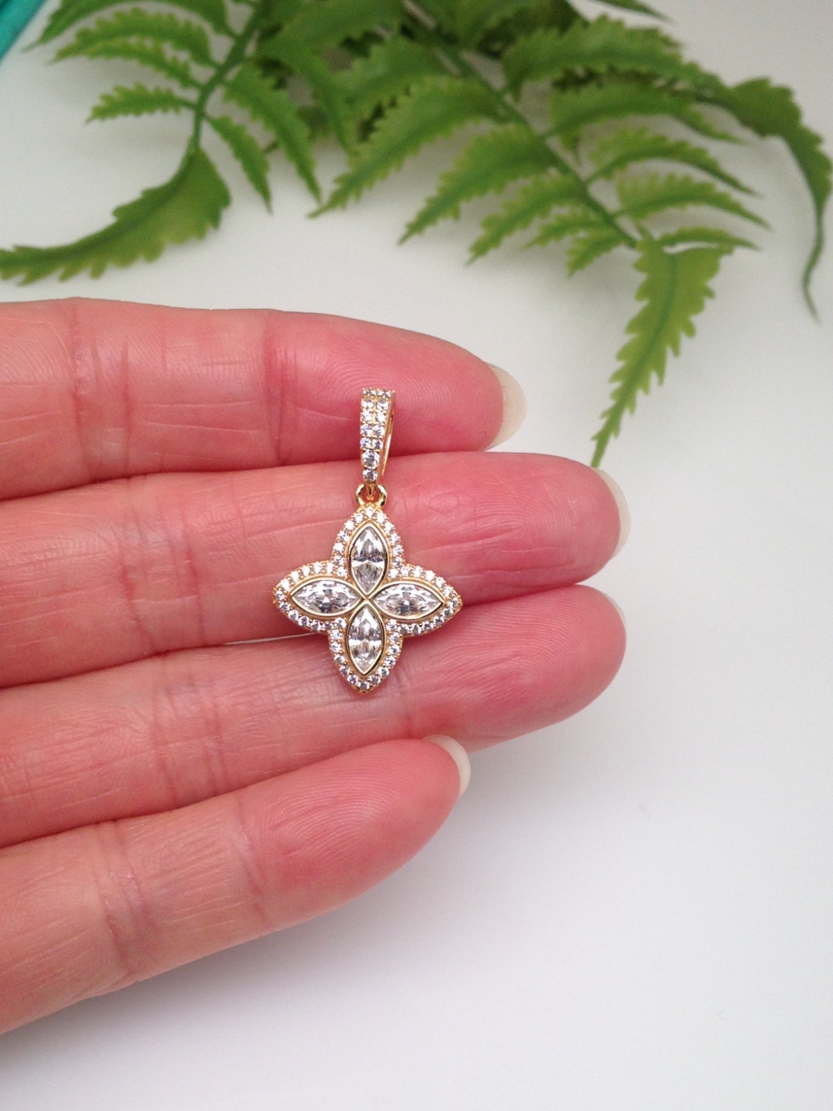 925 Sterling Silver CZ Gold Four Leaf Clover Flower Pendant Women 17mm0.67″/28mm