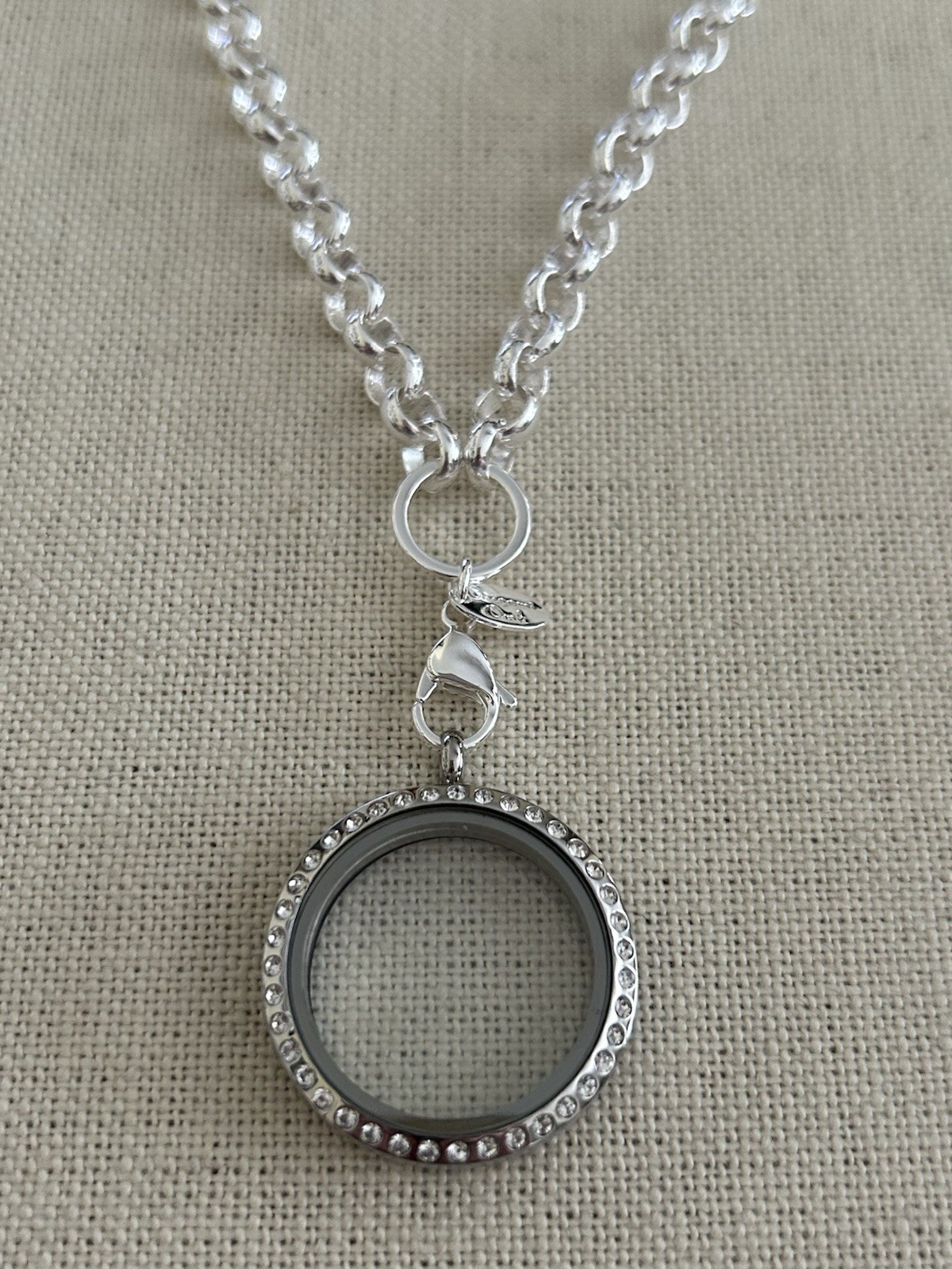 Origami Owl Large SilverHinge Locket w/Crystals & Thick Rolo Chain Set “New”