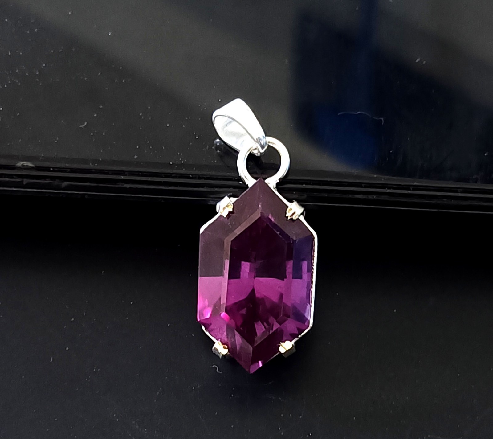 Natural 29.20 CT Color Change Alexandrite Certified Gemstone Pendant 925 Silver