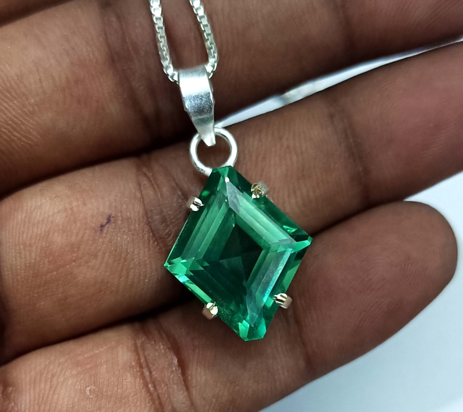 29.15 Ct Natural Green Sapphire Fancy Gemstone Pendant Sterling Silver Jewelry