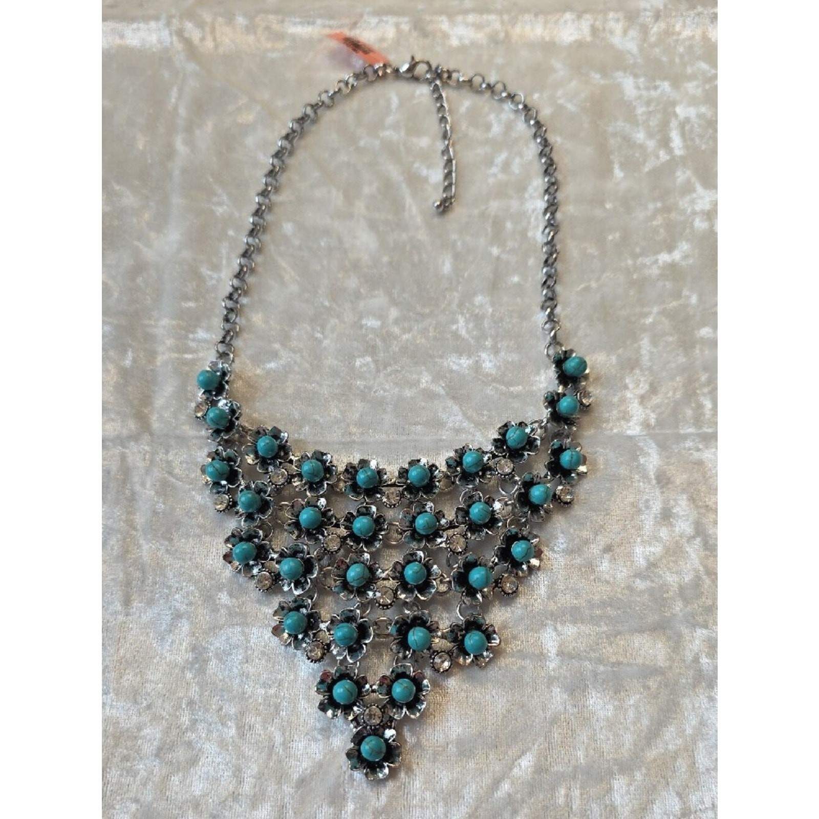 NWT Faux Turquoise Floral Cluster Bib Boho Southwestern Statement Necklace