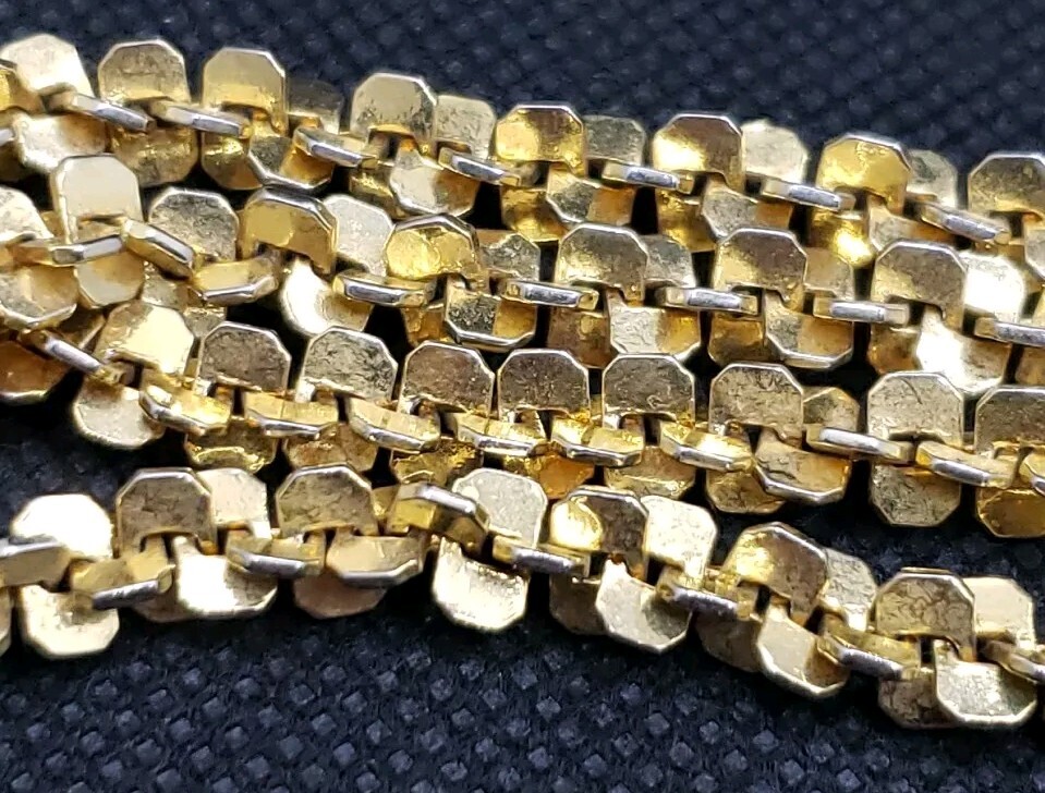 Unique Goldtone 36″ Margarita Link Chain Necklace Criss-cross Panel Chain