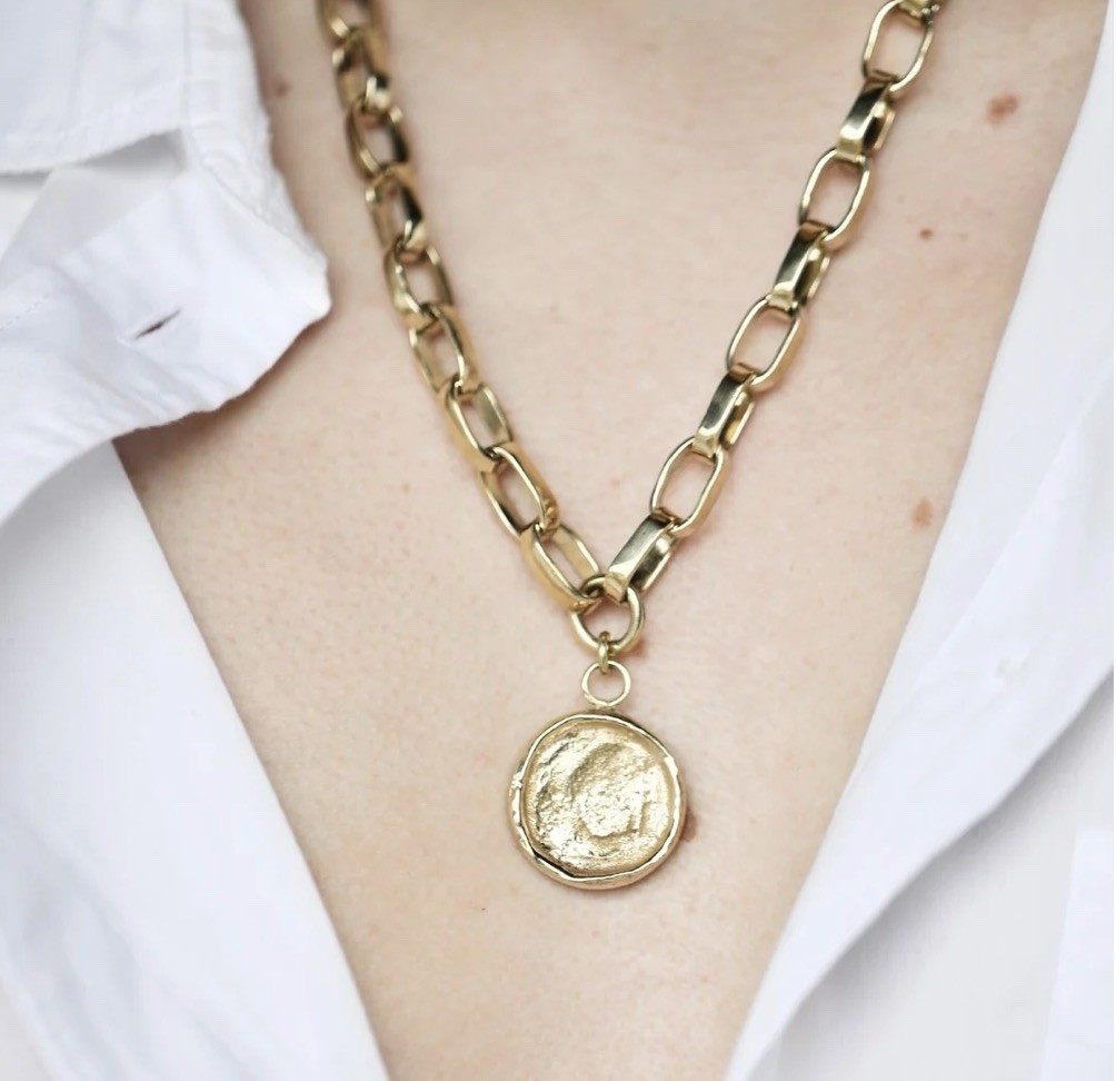 Meyelo Lottie Necklace Gold Tone Oval Link Chain Coin Round Pendant 18in