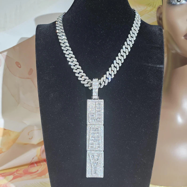 14K White Gold Plated Personalize Vertical Letter Pendant 6 Ct Simulated Diamond