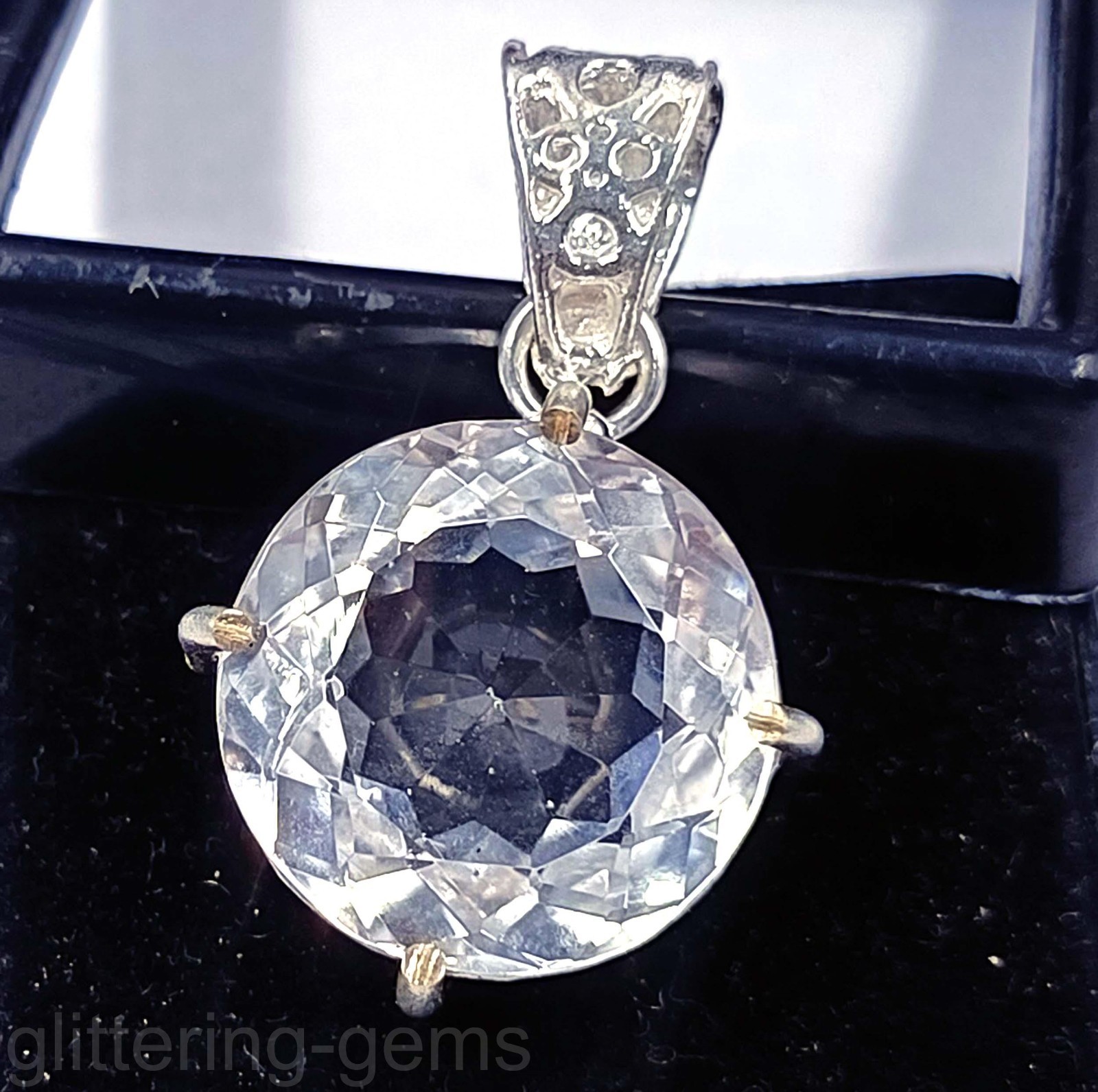 36.48 Carat IGL White Sapphire Round Cut Gemstone Set in 925 Silver Pendant 5DNN