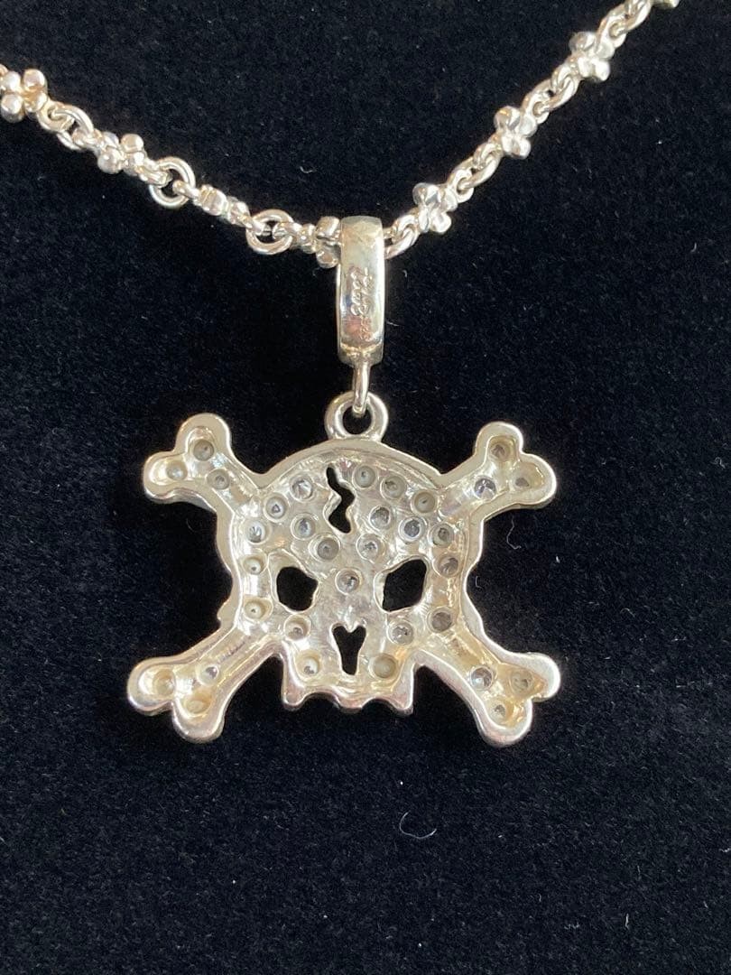 Loree Rodkin Medium Flat Pave Skull Pendant Necklace Used Authentic USA Jewelry