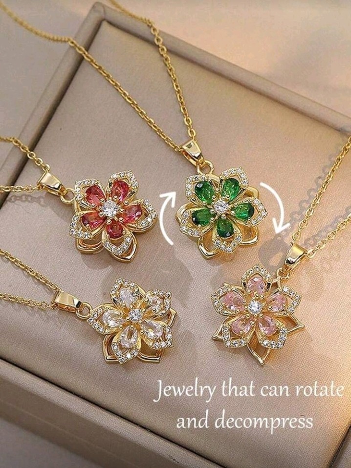 Gold-Plated Copper 5 Leaf Clover Rotating Necklace With White/Colorless Stones