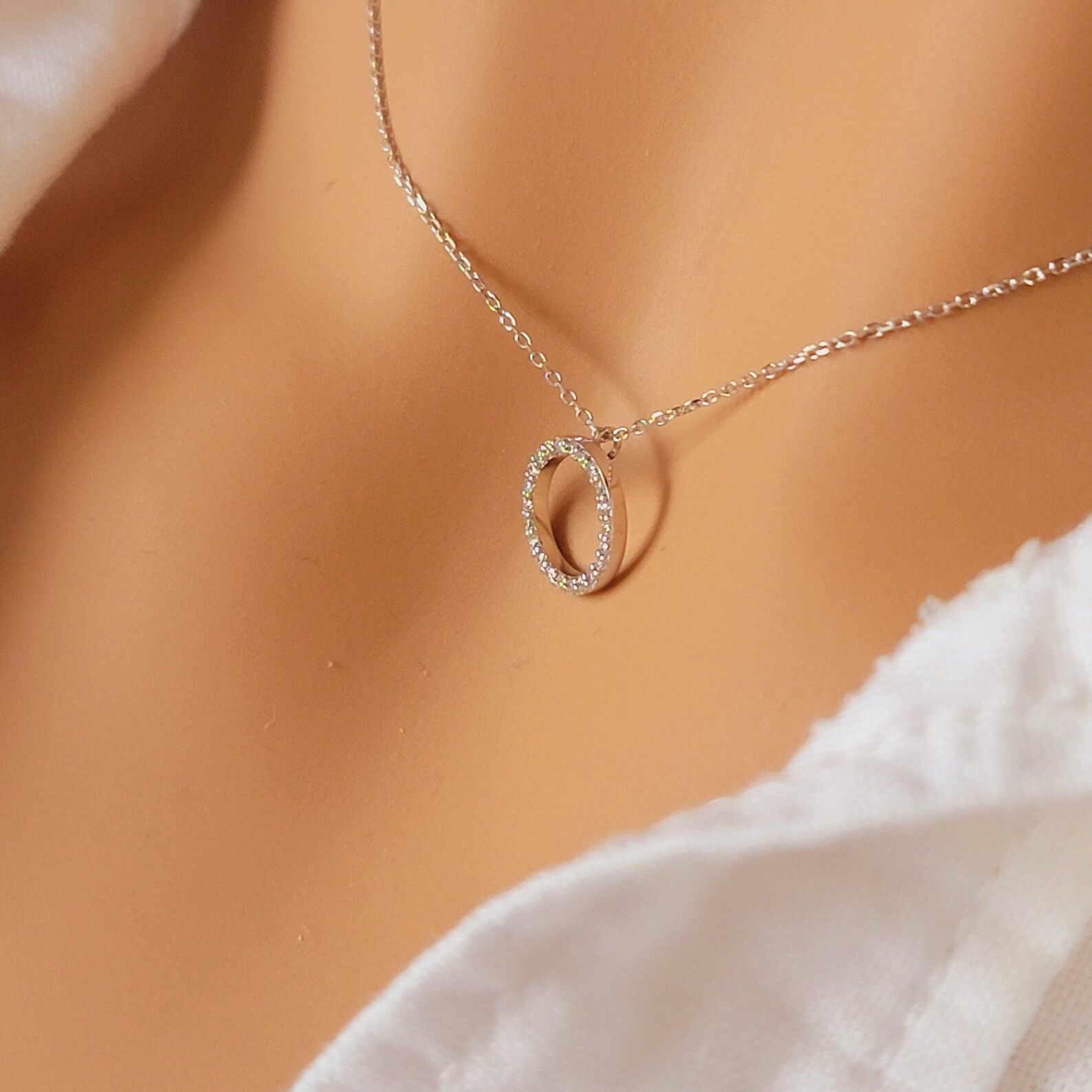Lab Grown 0.10 Ct Round EF VS Diamond Circle Shape Necklace in 14K Solid Gold