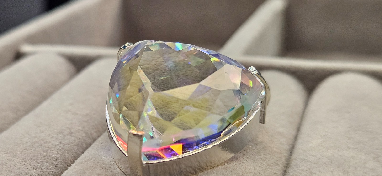 Certified Lab created Bi-Color A++Mystic Topaz Trillion 88-90 Ct Pendant Locket