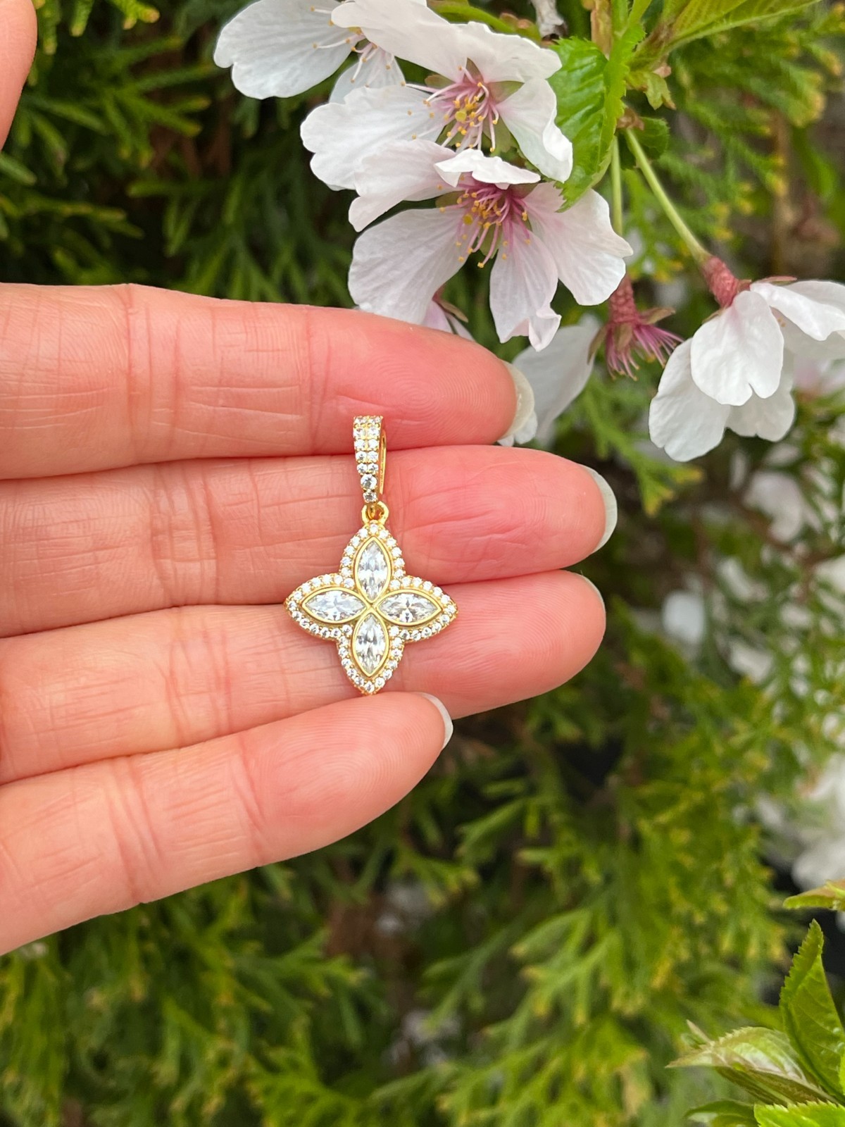 925 Sterling Silver CZ Gold Four Leaf Clover Flower Pendant Women 17mm0.67″/28mm