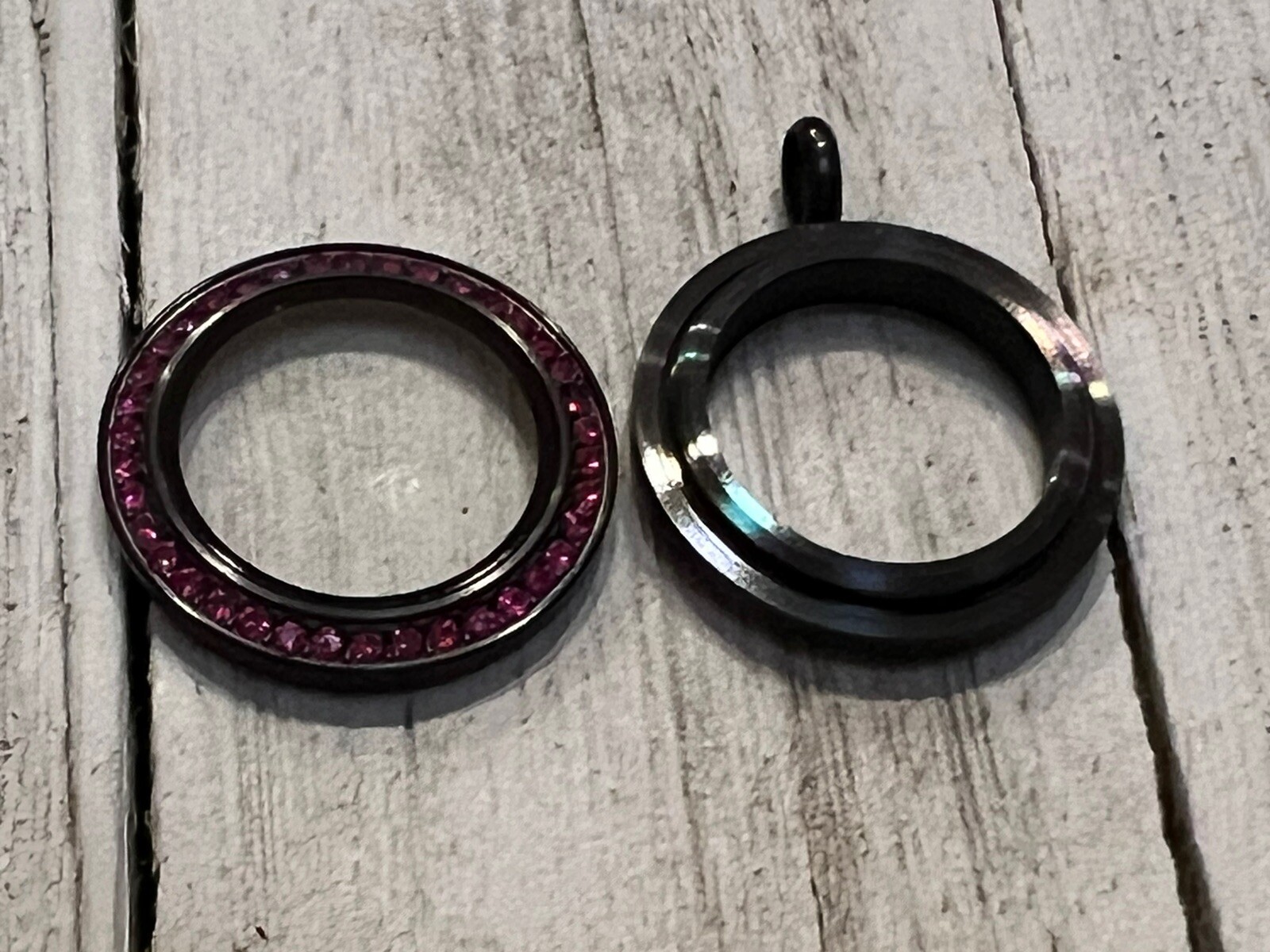 Origami Owl Black Medium Twist Living Locket with Crystals NEW Retired