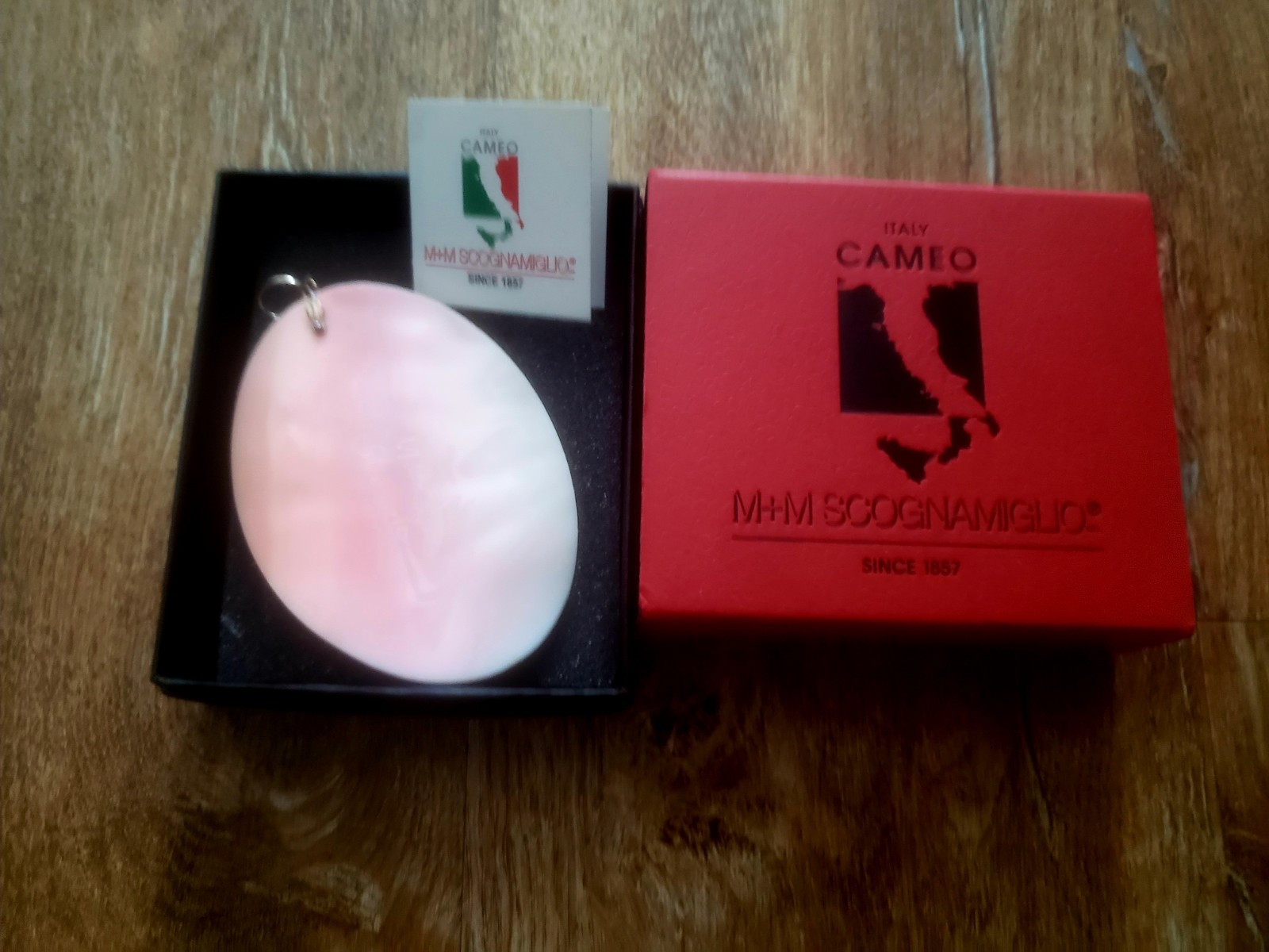 M&M Scognamiglio Hand-Carved Conch Shell Cameo Pendant