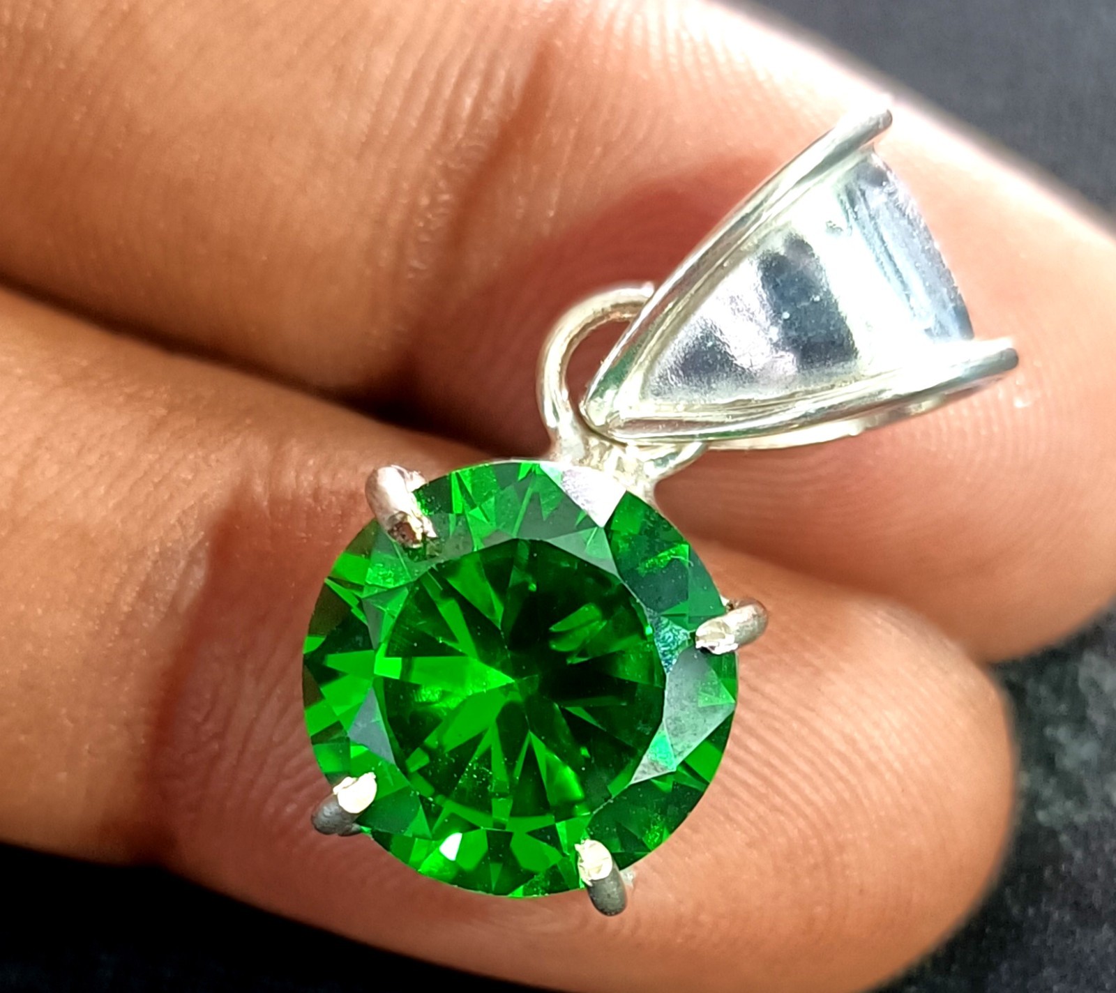 Round Tsavorite Jewelry 22 Ct Green Garnet Sterling Silver Pendant With Chain