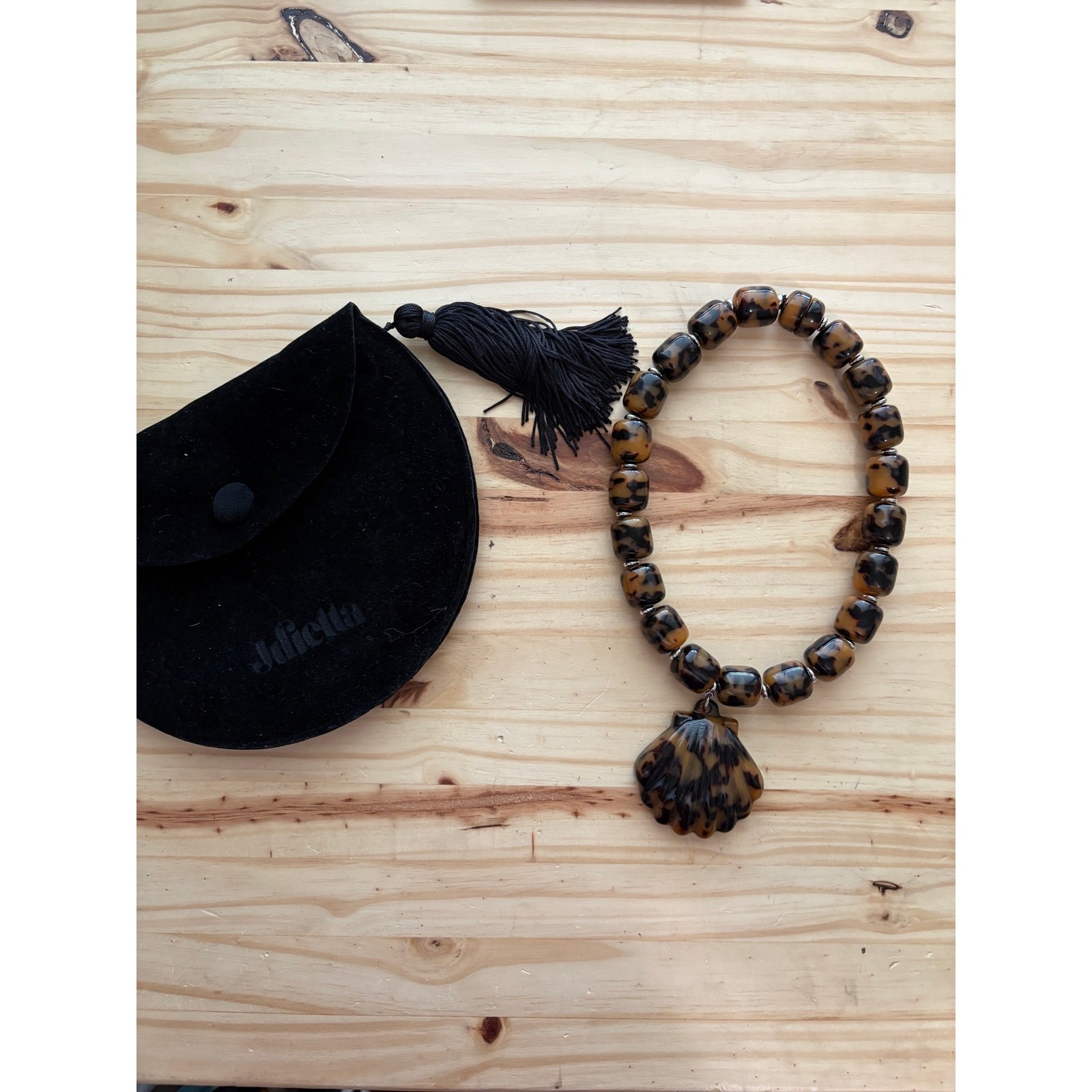 Julietta Asty Necklace Resin Beads Shell Pendant Brown Tortoise Magnetic Clasp