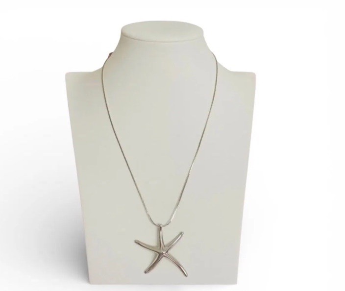 Silver Tone Starfish Pendant Necklace Beach Coastal Ocean Nautical Jewelry