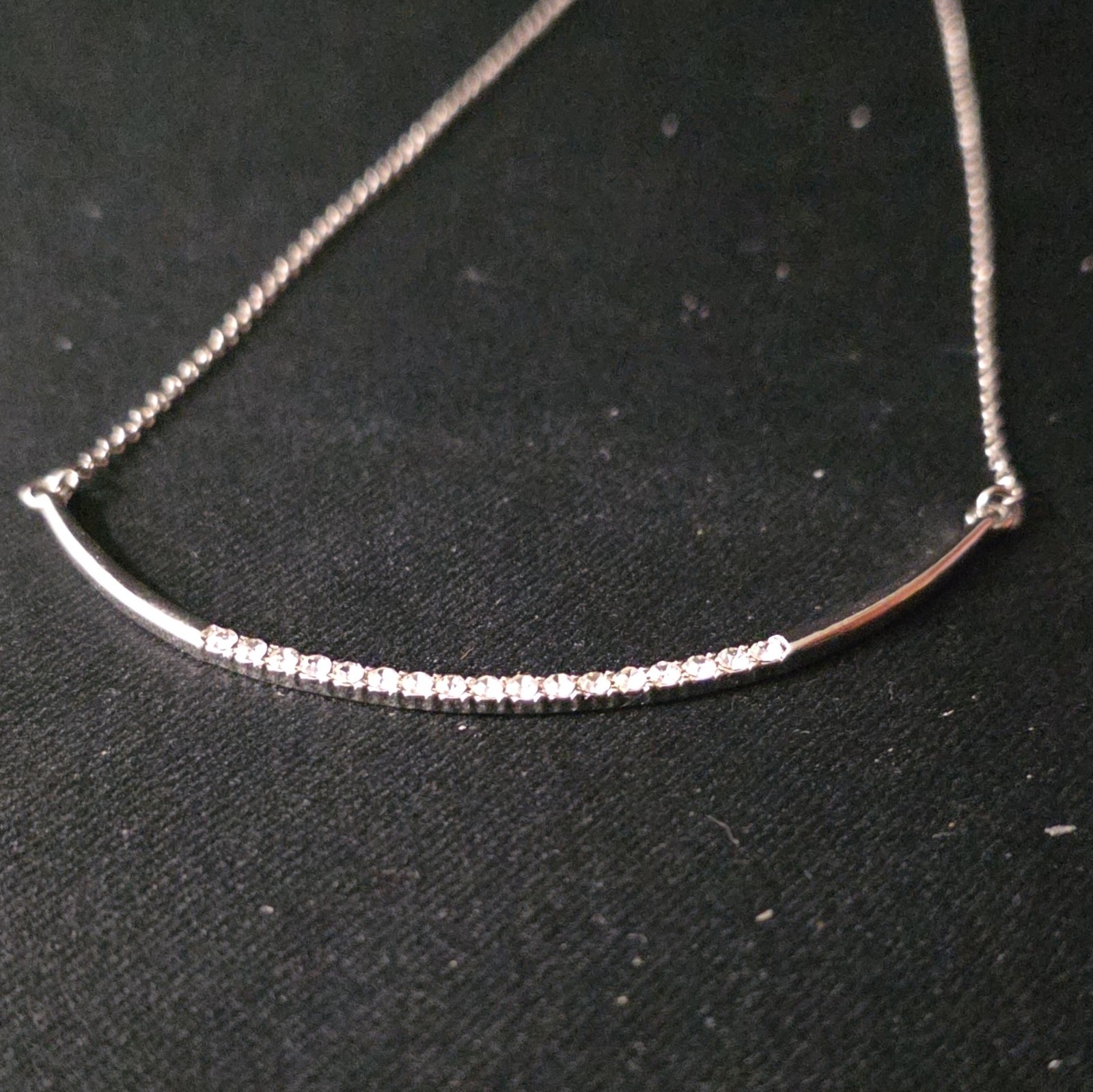 Unbranded Silver Tone Curved Smile Bar Necklace Pave Crystal 18″ Non-Magnetic
