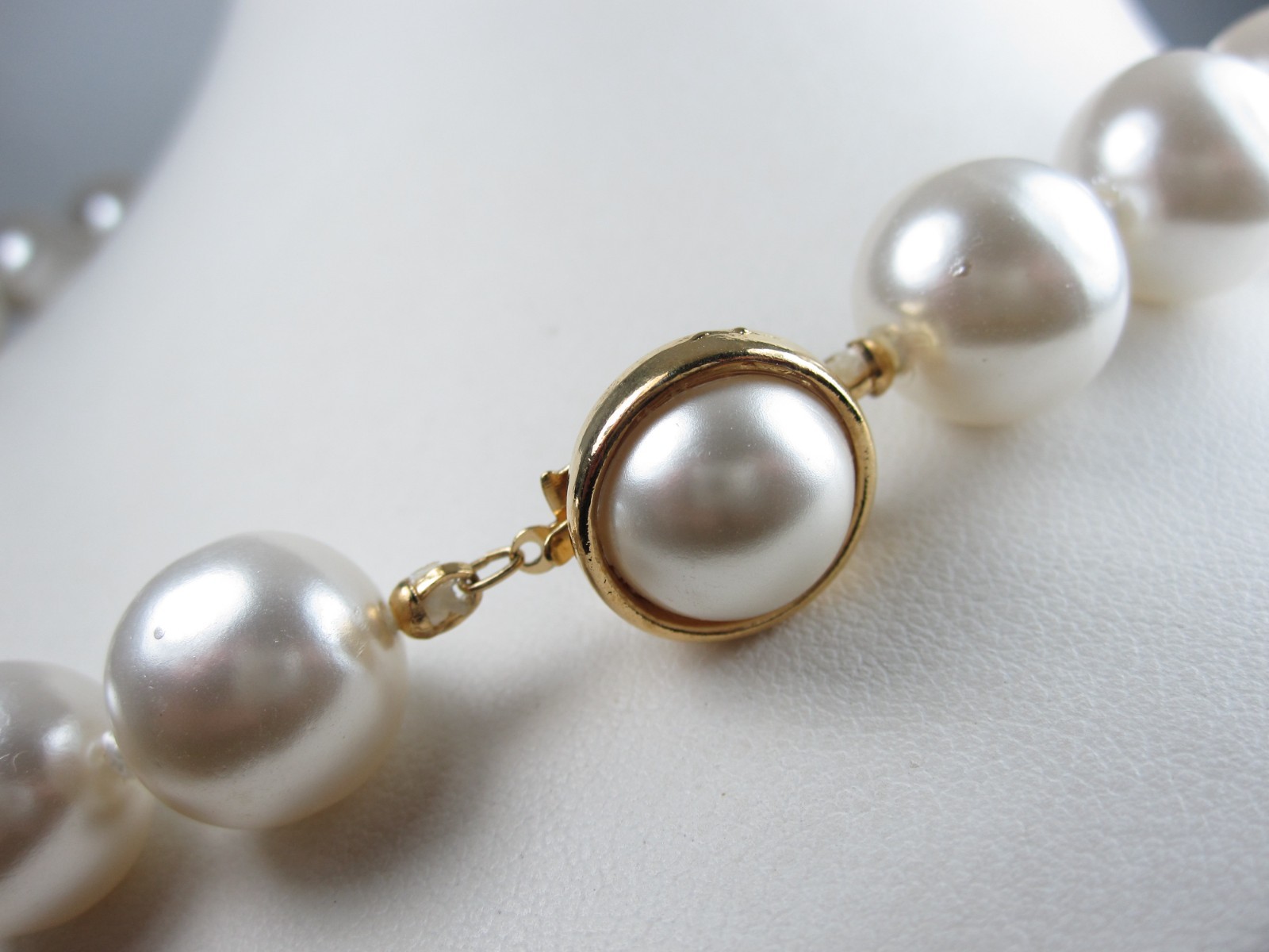 Rachel Rhodium Pearl Necklace Bridal White Finish 24″ Length – 14mm Uniform 7705